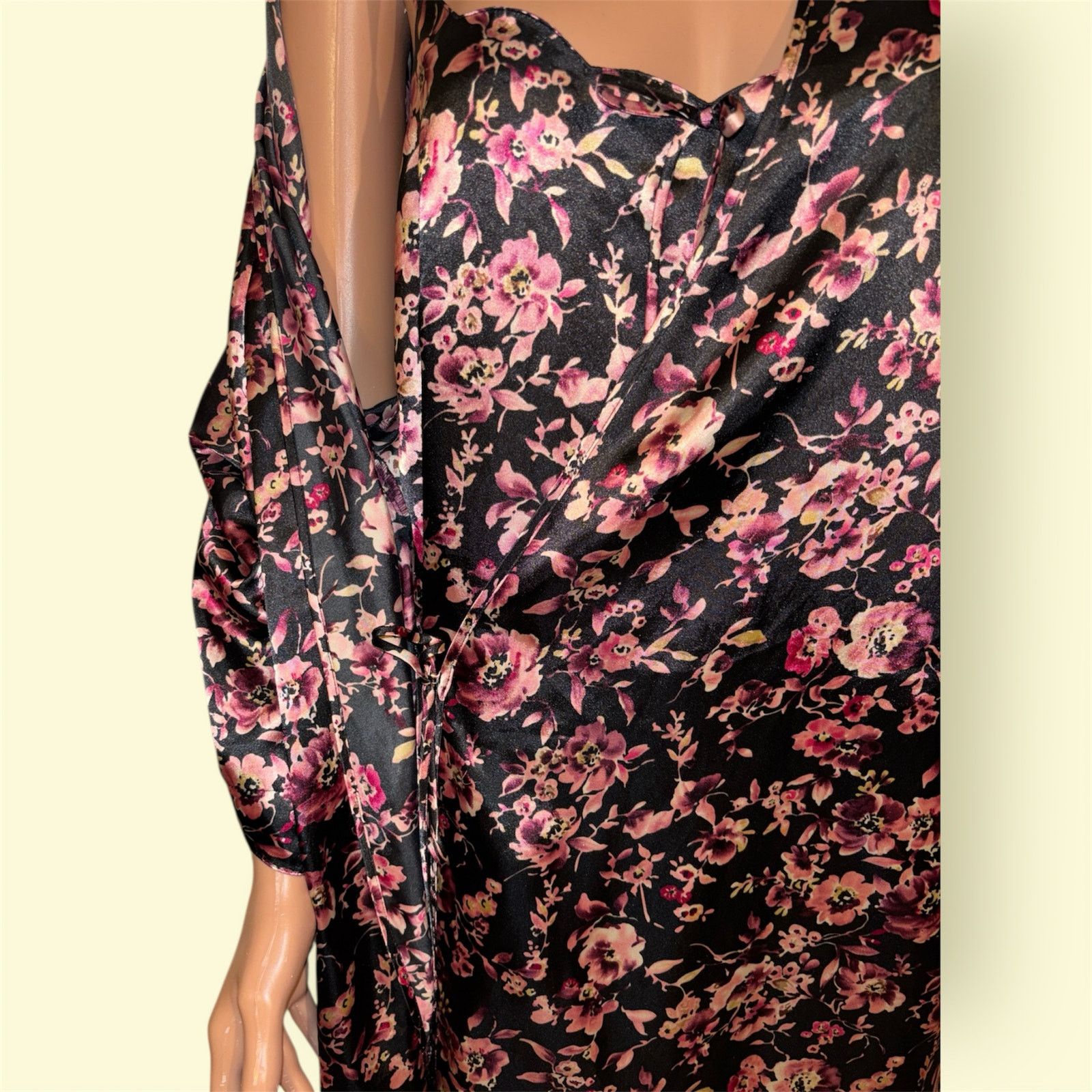 The Unbranded Brand Cacique 2 Piece Floral Satin Robe/Cover Up Size (18-20) Size ONE SIZE - 6 Thumbnail