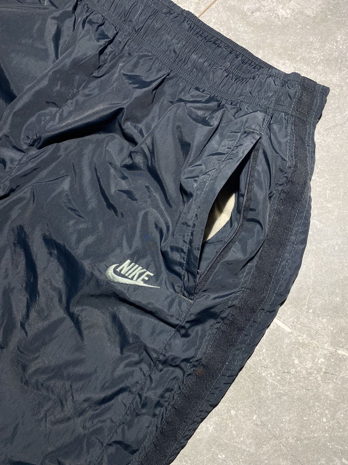 Nike × Vintage Vintage Nike Nylon Beaverton Oregon Track Pants L Size US 34 / EU 50 - 4 Thumbnail