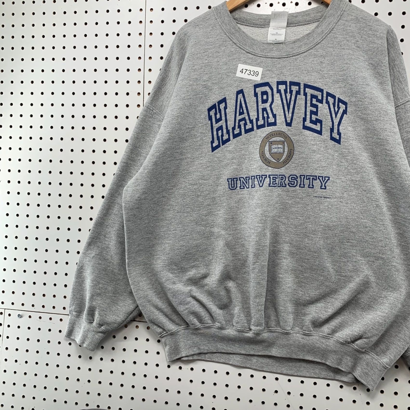 Gildan VINTAGE Harvey University Sweatshirt Mens XL Gray Fleece Crewneck Illinois Pullover Size US XL / EU 56 / 4 - 4 Thumbnail