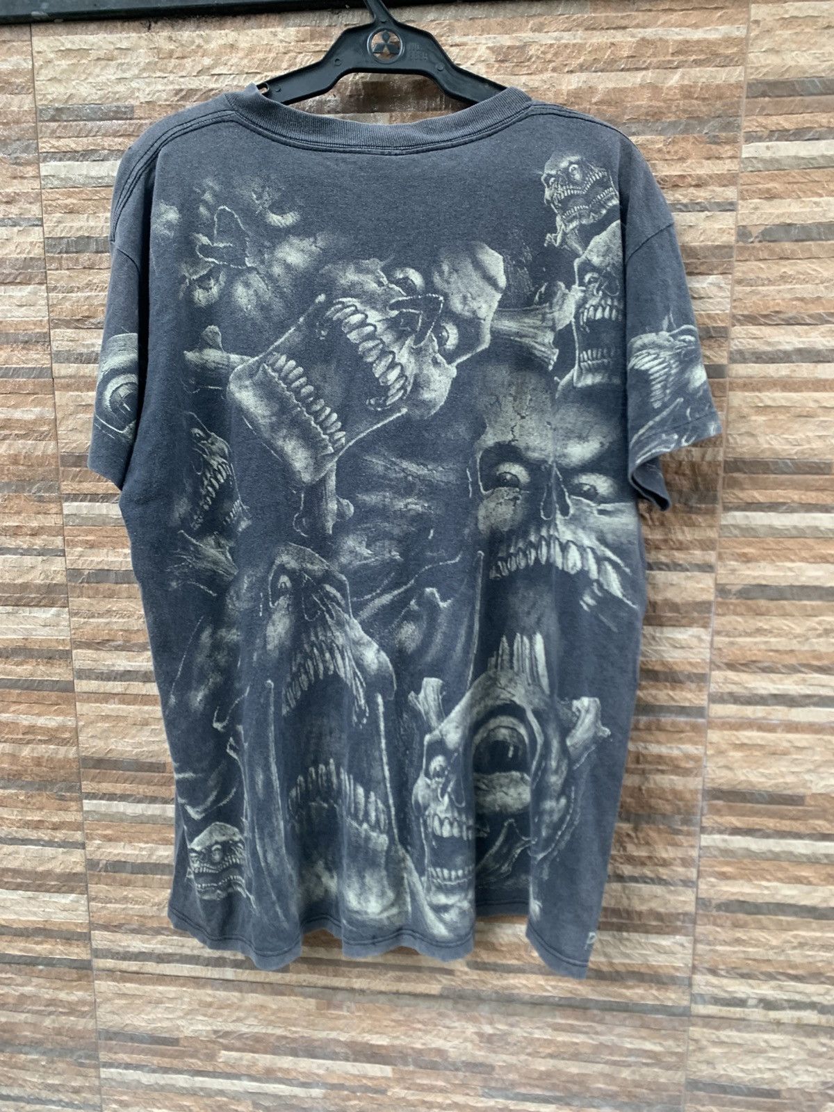 Vintage Vintage 3D Emblem Skull Pile Shirt Size US L / EU 52-54 / 3 - 3 Thumbnail