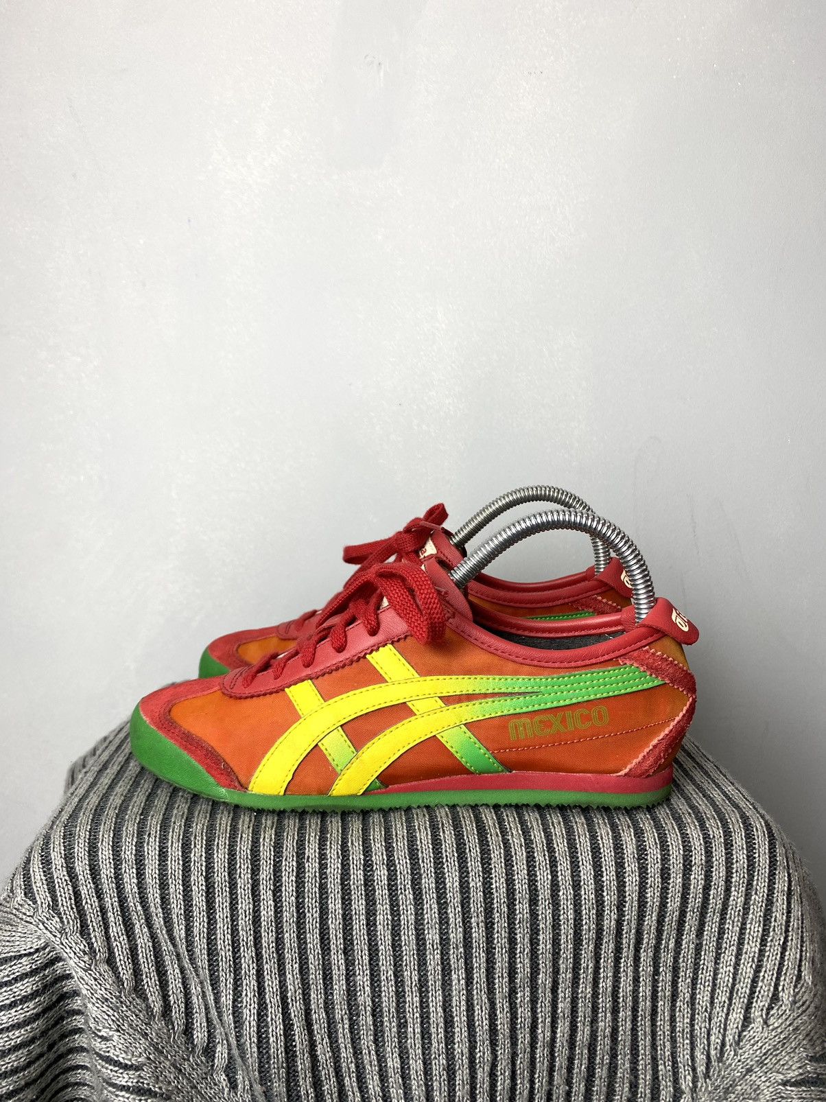 Asics Rare! Vintage Onitsuka Tiger Low Top Sneakers Asics Size US 7 / IT 37 - 2 Thumbnail