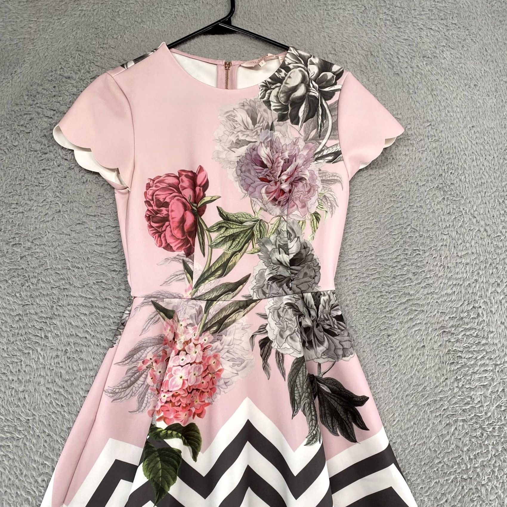 Ted Baker Ted Baker Haiilie Dress Womens 4 Floral Skater Fit & Flare Short Sleeve Zip Pink Party Dress Womens Size S / US 4 / IT 40 - 3 Thumbnail