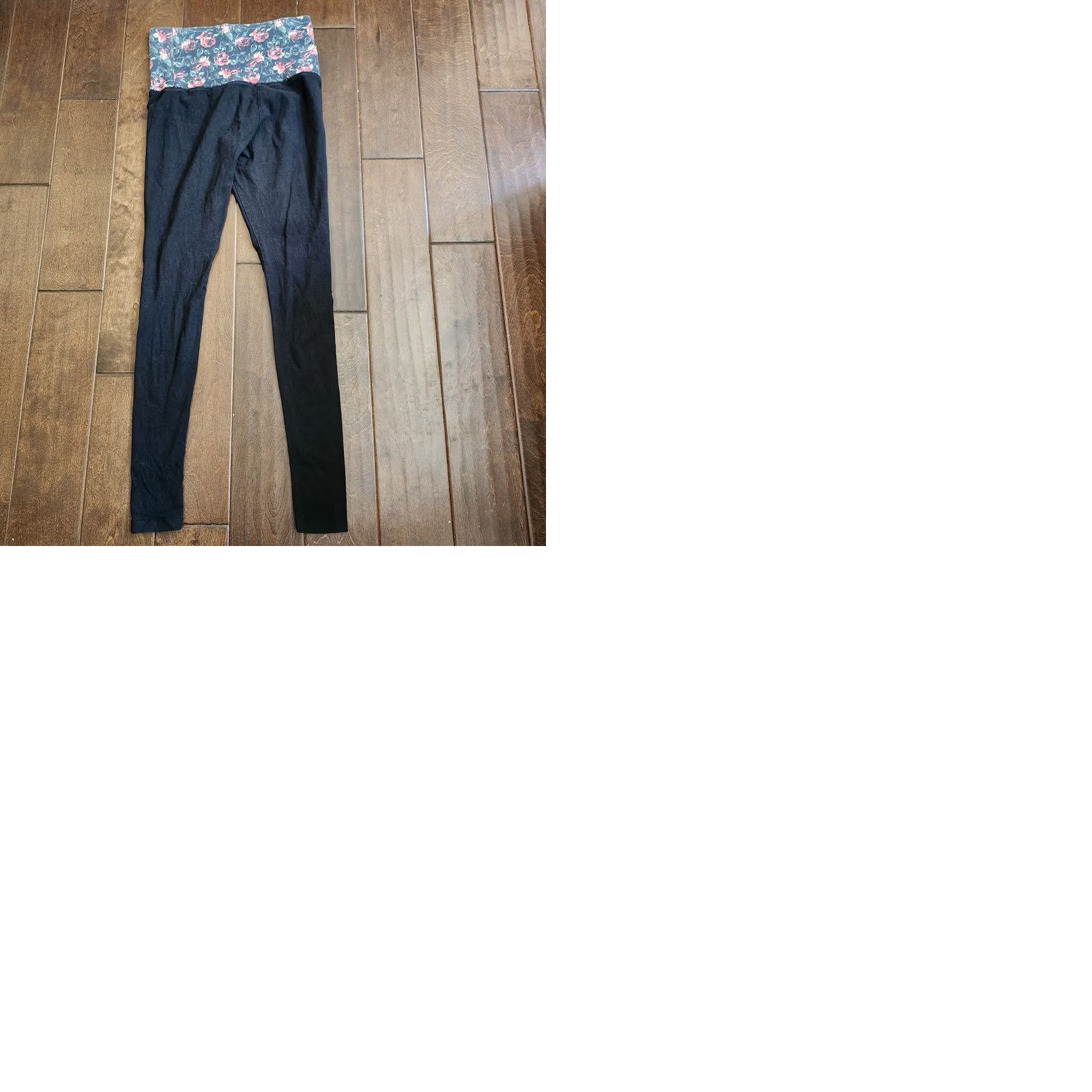 Vintage Xhilaration Women's Junior Floral Black Leggings XS - 27in Inseam, Cotton Spandex, Machine Washable, Yoga, Casual, Travel, Teens/MINOR STAINS Size 26" / US 2 / IT 38 - 9 Thumbnail