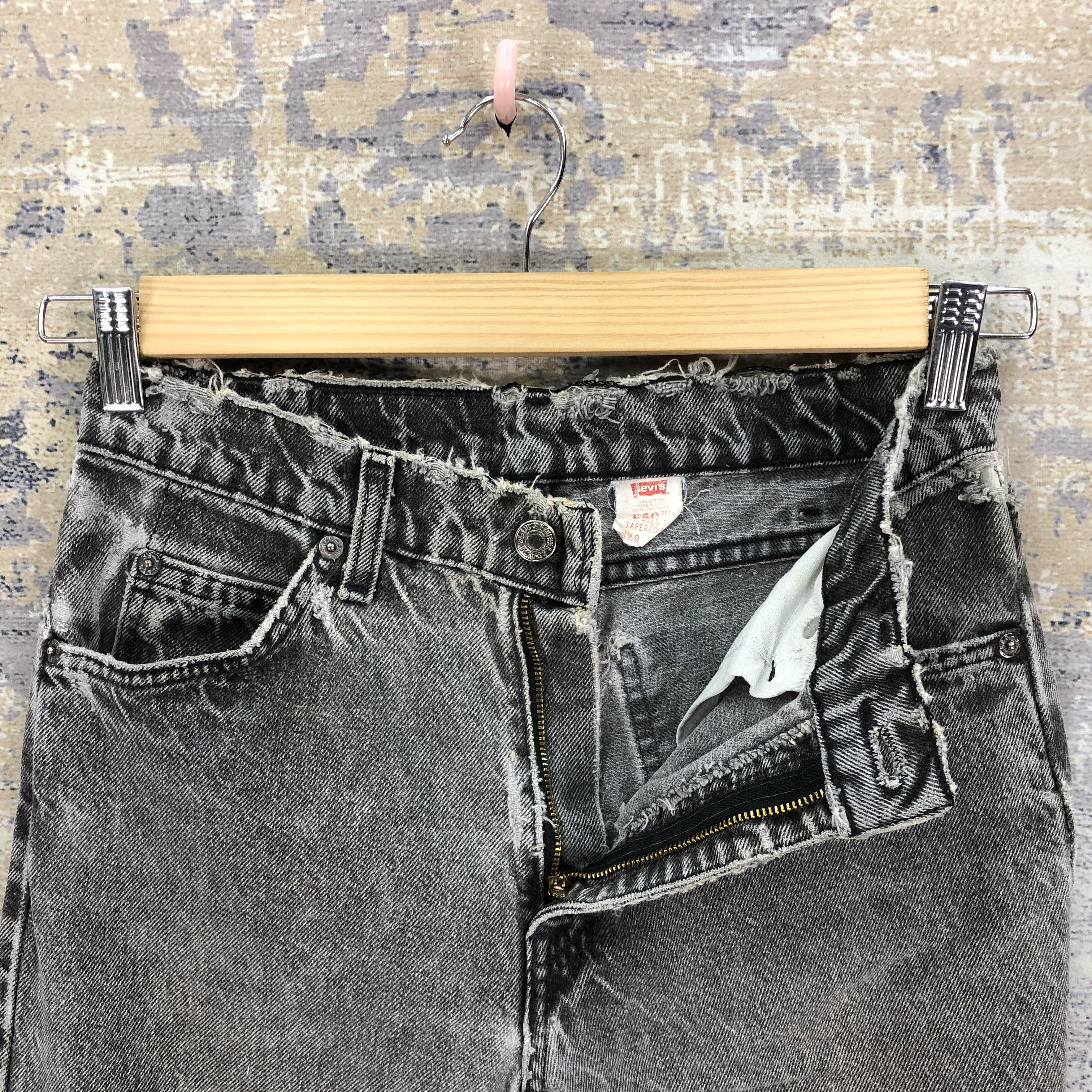 Levi's Vintage Levis 550 Stonewash Faded Black Jeans Ash Gray Denim Size 26" / US 2 / IT 38 - 6 Thumbnail