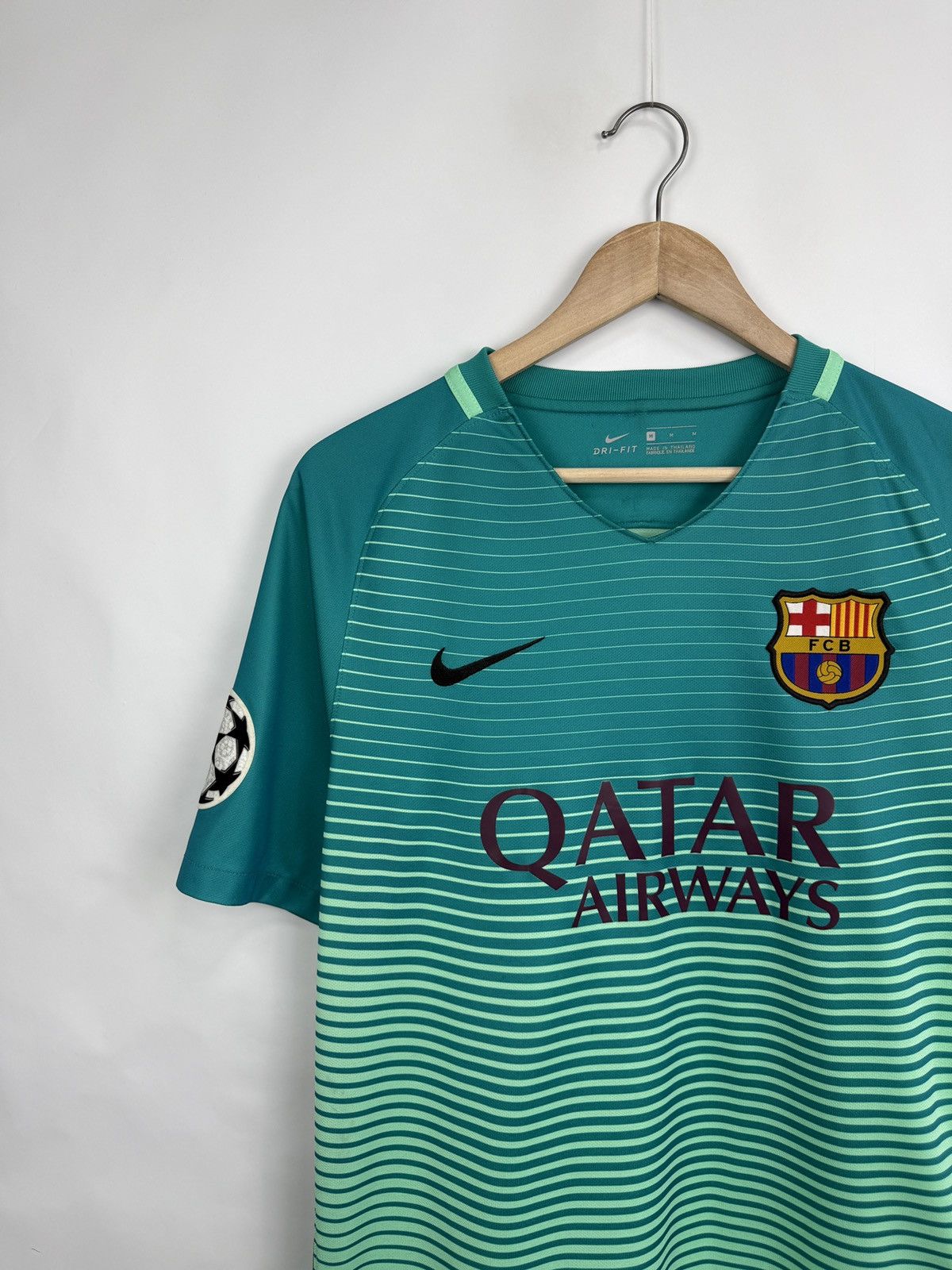 Nike 🇪🇸 2016 Jordi Alba #18 Barcelona Nike Soccer Away Jersey UCL Size US M / EU 48-50 / 2 - 5 Thumbnail