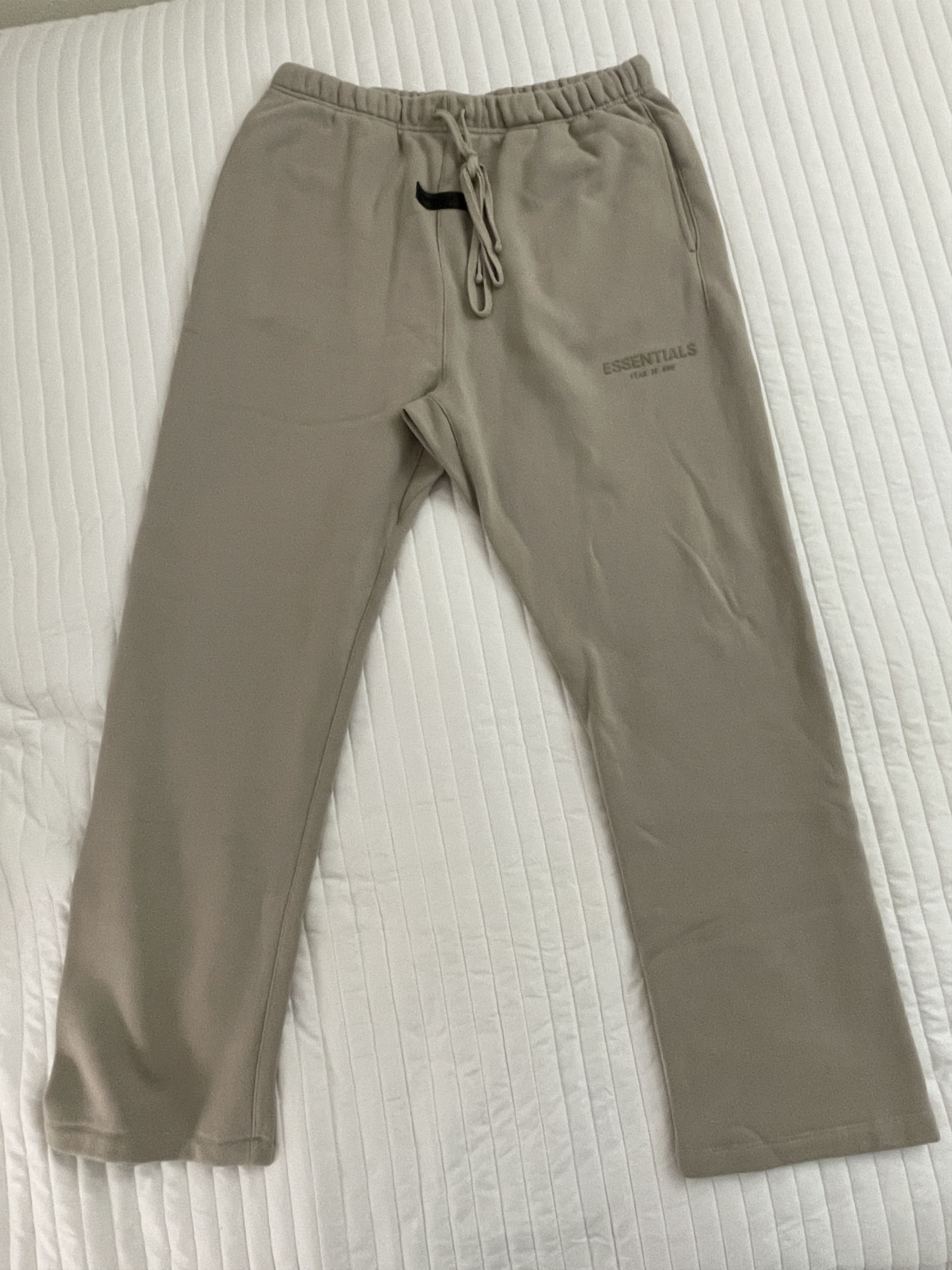 【FOG Essentials】Women's Relaxed Trouser Fear of God Essentials Relaxed Trouser in Cloud Dancer