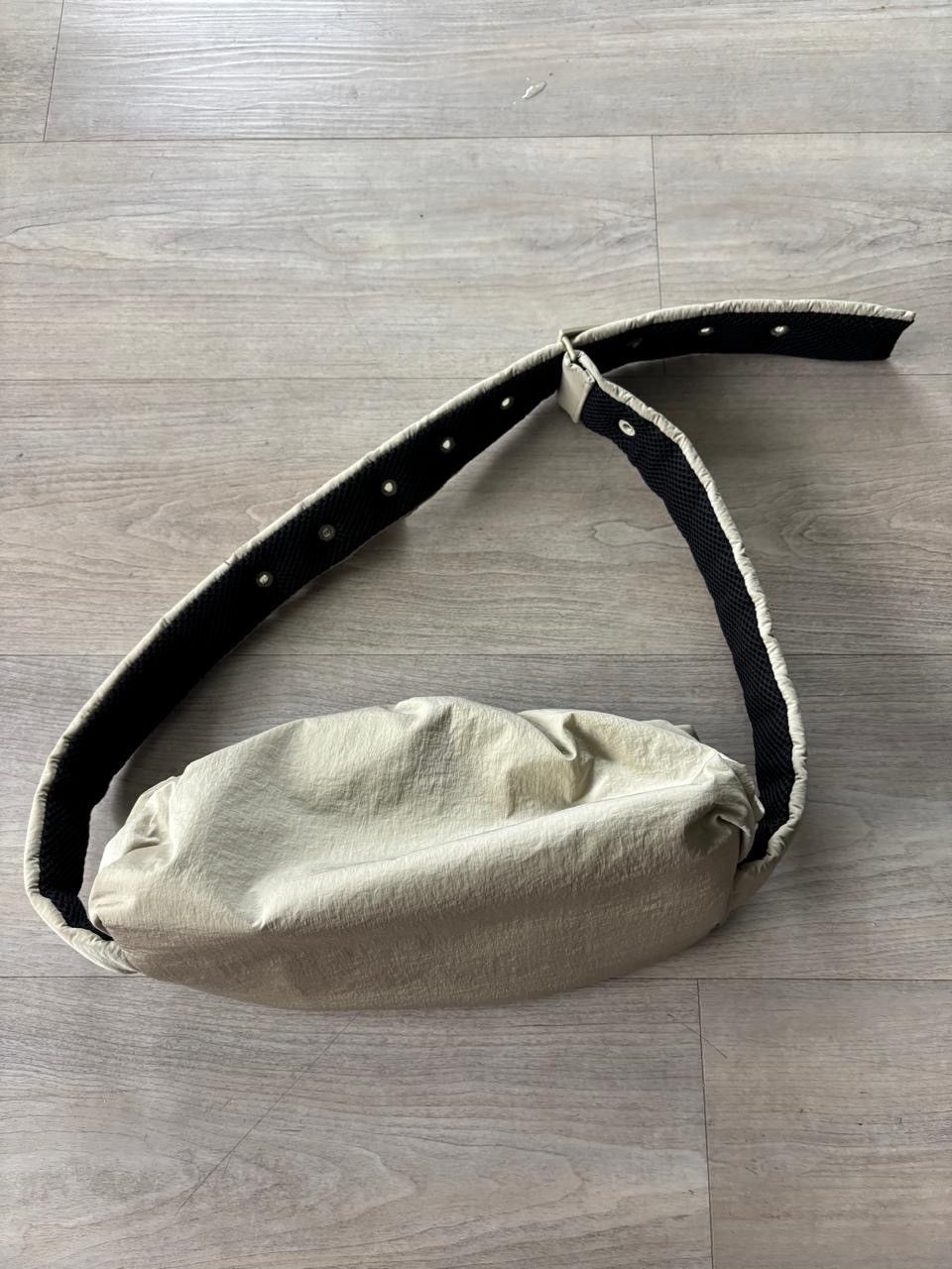 Bottega Veneta Bottega Veneta Tan 'The Body' Pouch Bag Size ONE SIZE - 3 Thumbnail