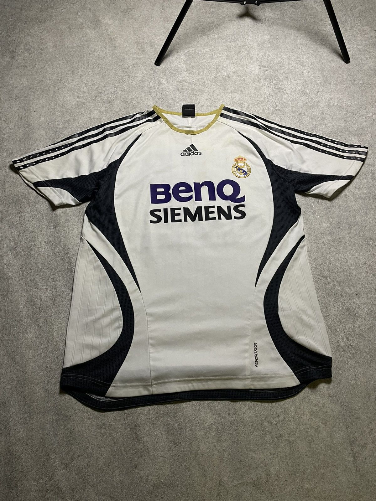Adidas Real Madrid 2006-2007 home jersey soccer Adidas Size US L / EU 52-54 / 3 - 8 Thumbnail