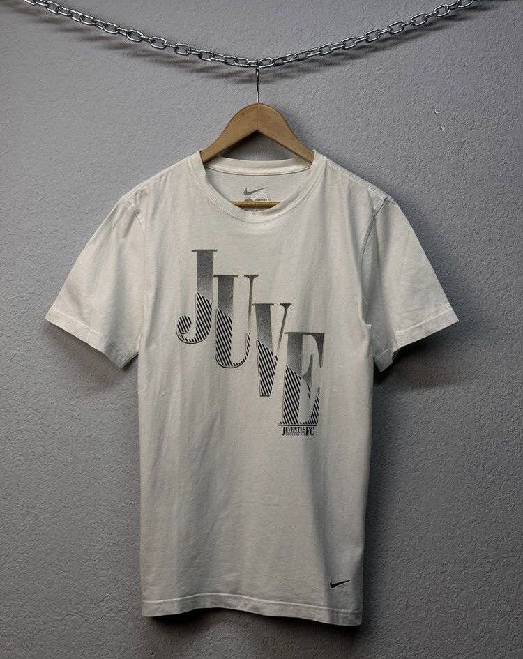 Other Juventus Nike 2012/2013 Soccer Football Size US S / EU 44-46 / 1 - 3 Thumbnail