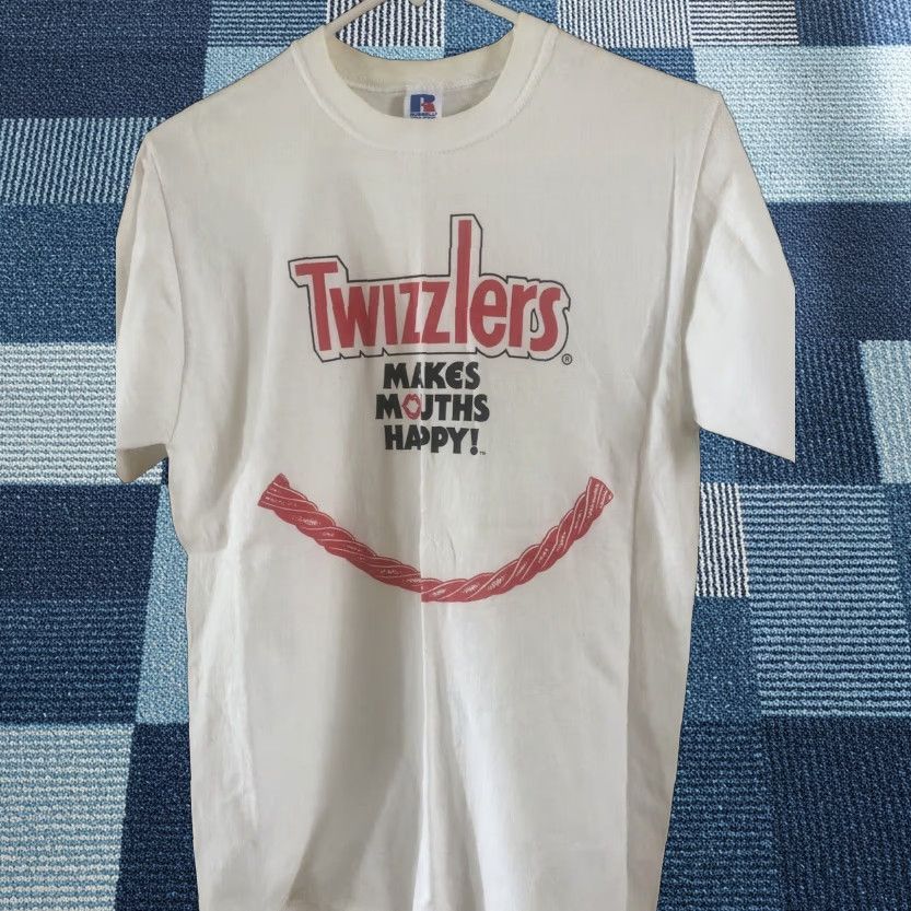 Russell Athletic VINTAGE 1990s Twizzlers Makes Mouths Happy Logo Spell Out Candy Tee T-Shirt Sz M Russell Athletic Men White 90s Logo T-Shirt M Men Size US M / EU 48-50 / 2 - 1 Thumbnail