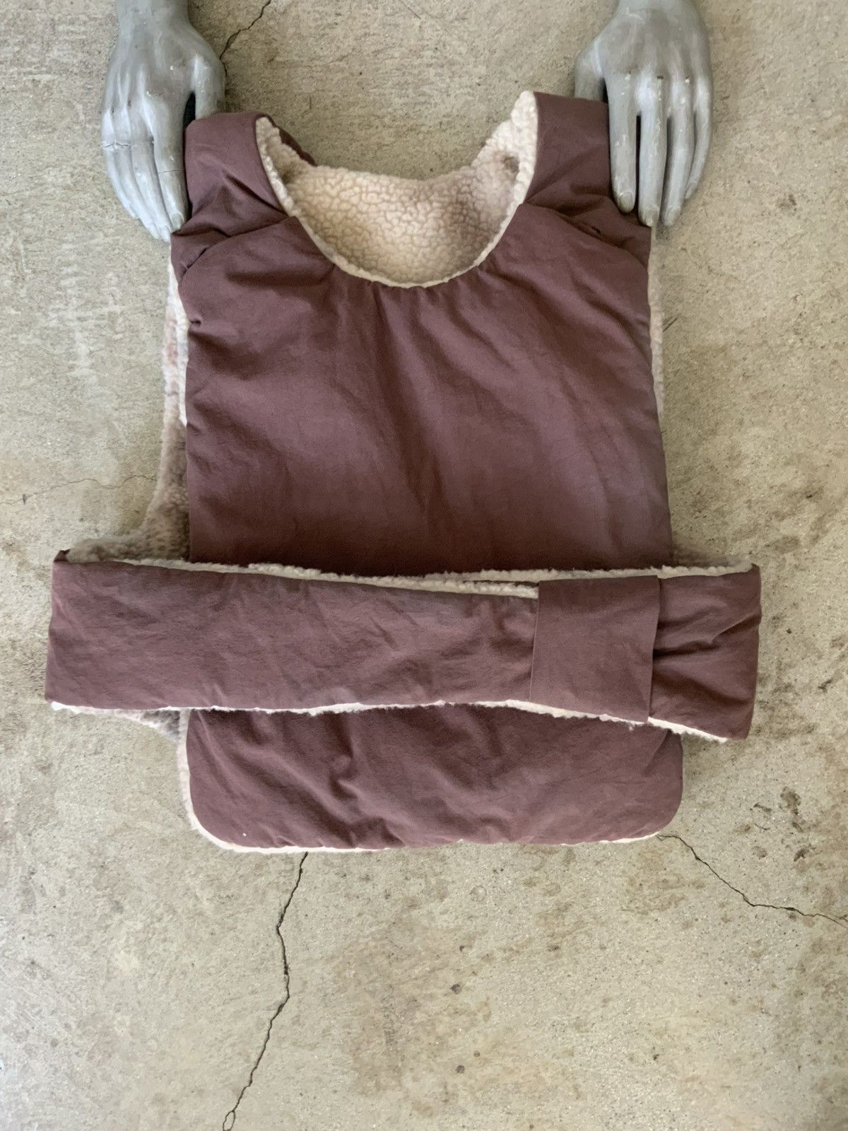 Kanye West × Yeezy YEEZY SEASON WYOMING SAMPLE REVERSIBLE SHERPA FLEECE VEST Size US L / EU 52-54 / 3 - 3 Thumbnail
