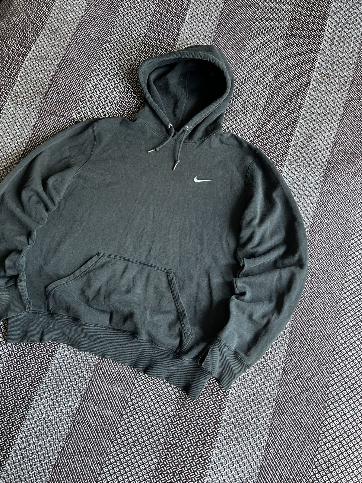 Nike Vintage Nike Thrashed Hoodie Basic Sportswear Size M Unisex Size US M / EU 48-50 / 2 - 2 Thumbnail