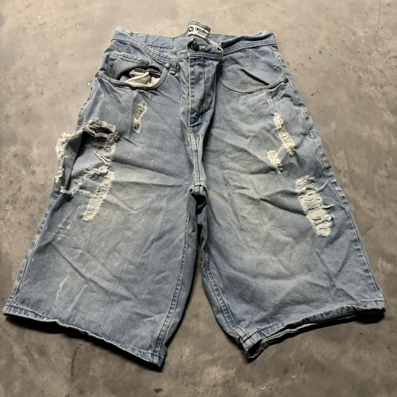 Crazy Vintage Y2K/2000s Baggy Grunge Light Wash Distressed Skater Jean Shorts Jorts!