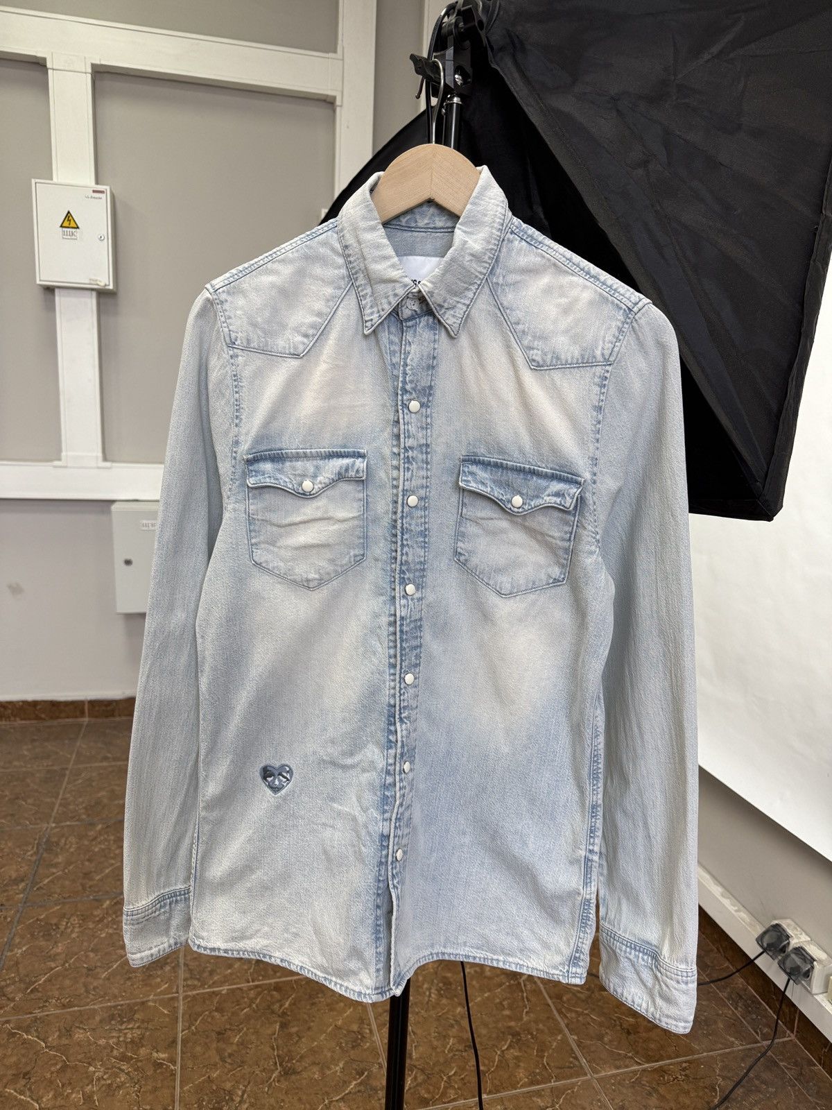 Zadig & Voltaire 🇫🇷 Y2K Zadig & Voltaire Skull Heart Happy Jeans Shirt Retro Size US S / EU 44-46 / 1 - 1 Thumbnail