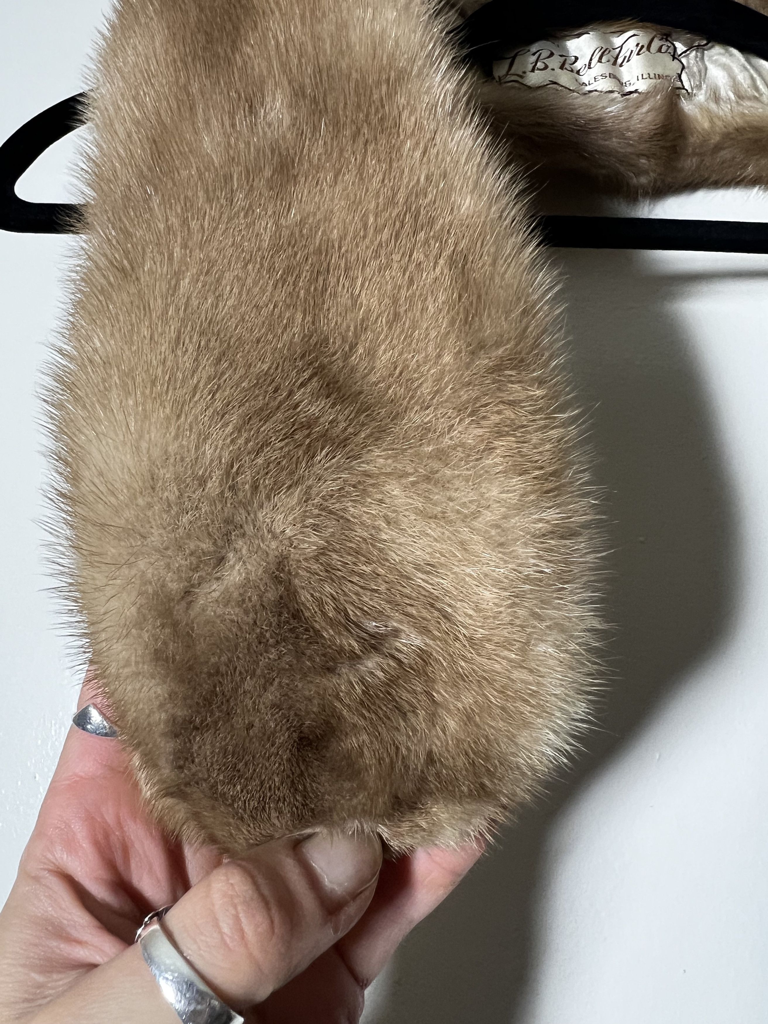 Other × Vintage Vintage Fine Apparel L.B. Bell Fur Co. Galesburg, IL Stole Size ONE SIZE - 5 Thumbnail