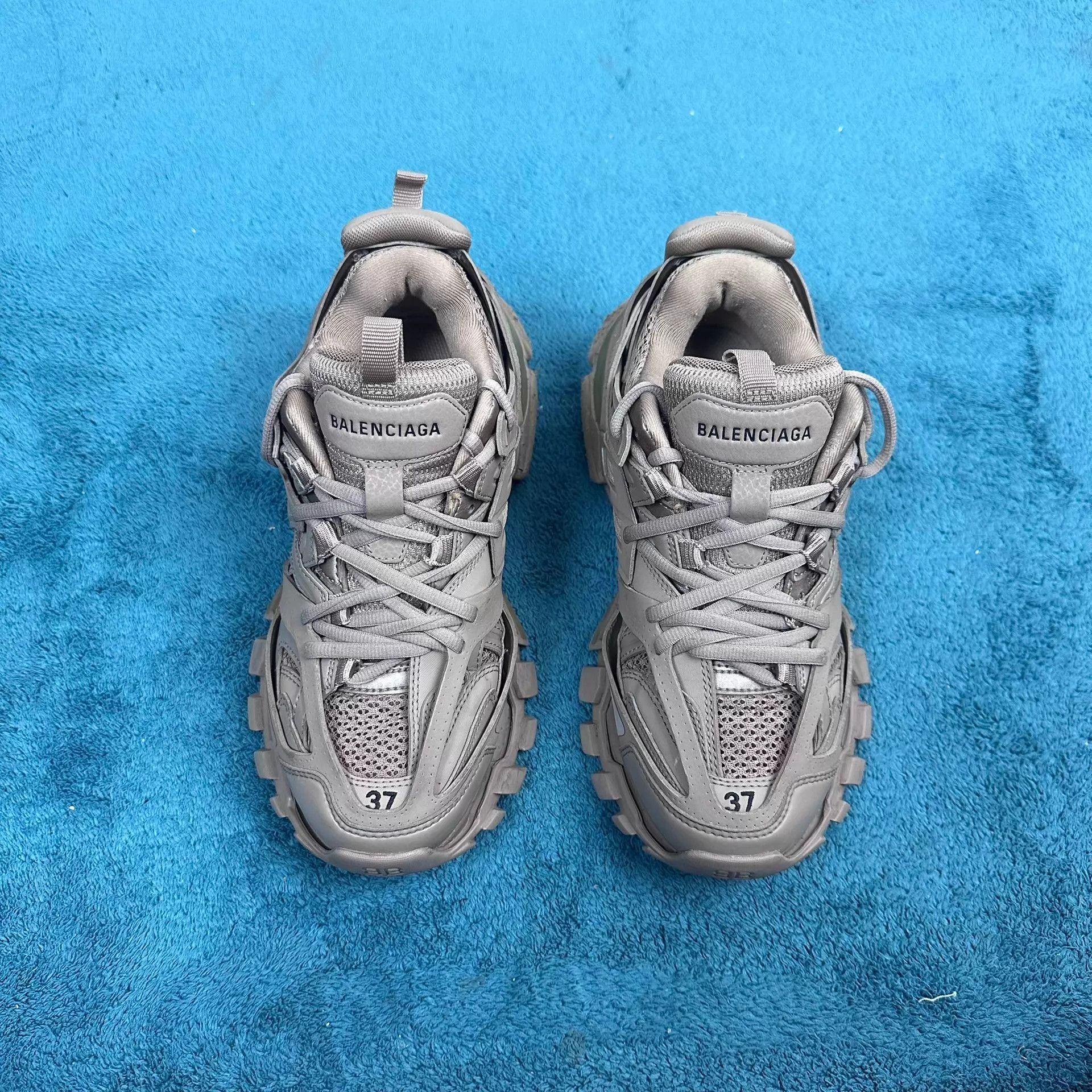 Balenciaga Balenciaga Track Low-Top Dad Shoe Gray 37 Like New Size US 6.5 / IT 36.5 - 1 Thumbnail