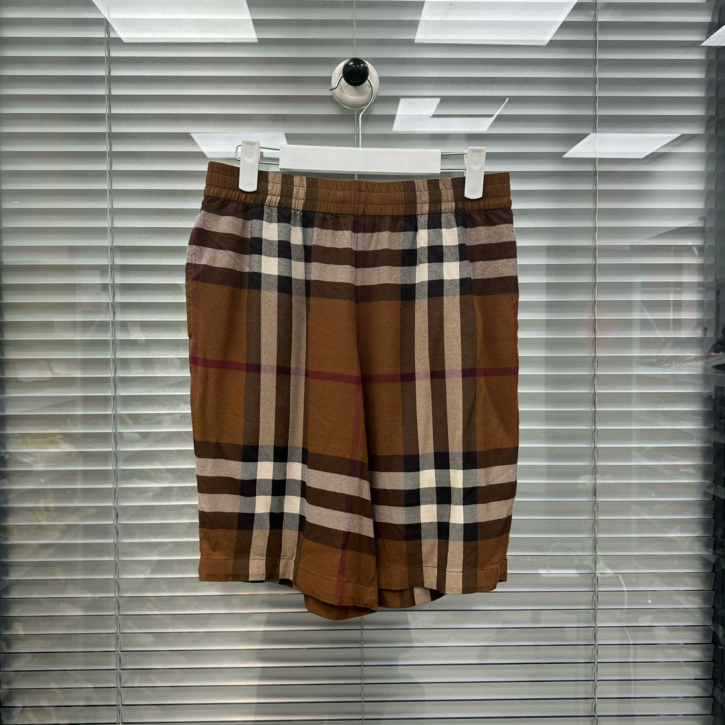 Burberry Burberry Plaid Multi Casual Pants XS Men Size US 28 / EU 44 - 1 Thumbnail