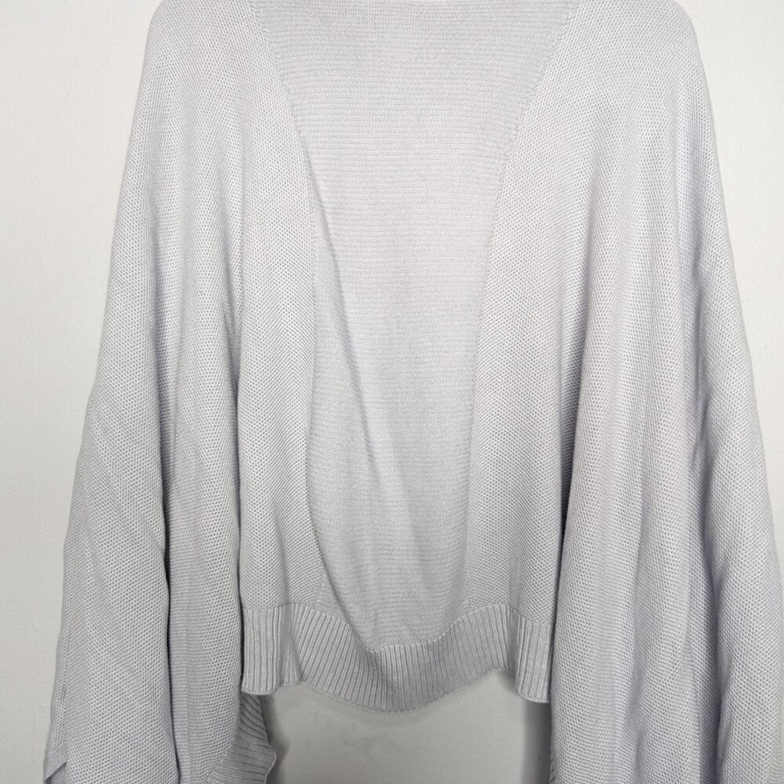 Lululemon Lululemon Forward Flow Cape Poncho Silvery Blue Loose Fit Size ONE SIZE - 8 Thumbnail