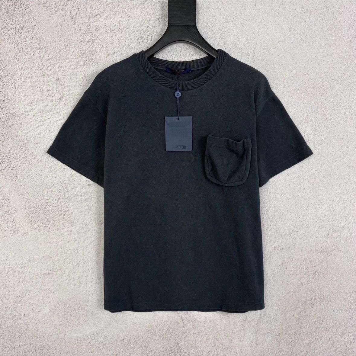 Louis Vuitton Black Short Sleeve Shirt with Chest Pocket Size US S / EU 44-46 / 1 - 1 Thumbnail