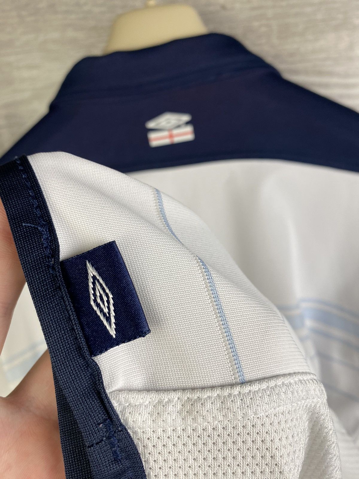Umbro × Vintage Umbro England 2003/2005 reversible T-shirt Vintage Football Size US L / EU 52-54 / 3 - 11 Thumbnail