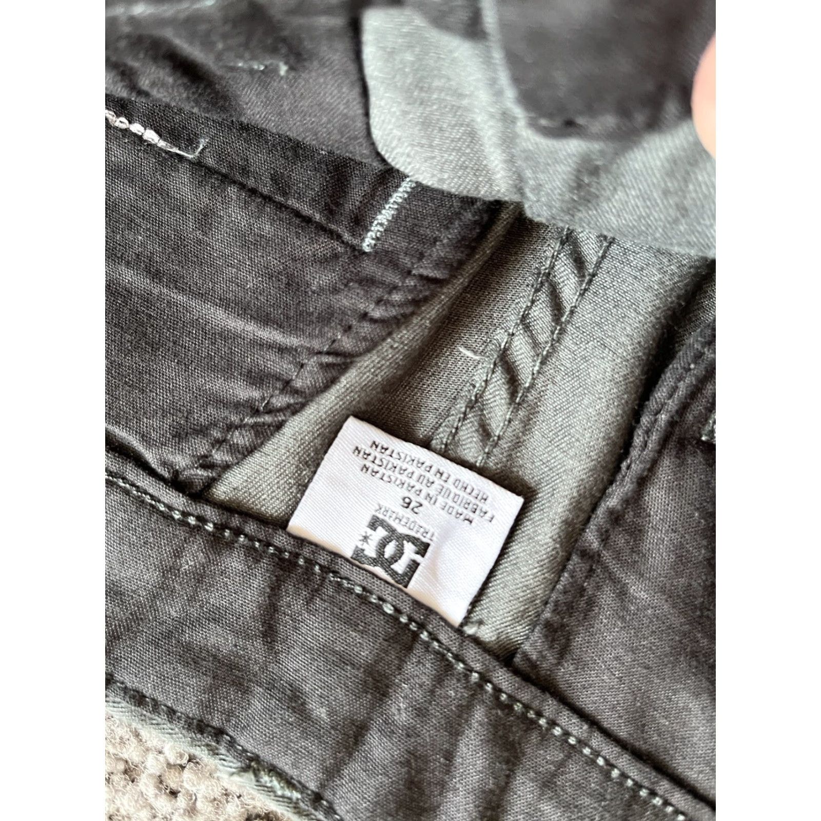 Vintage DC Shoes Women’s Slim Fit Grey Pants Size 26 Regular Chino Size 26" / US 2 / IT 38 - 6 Thumbnail
