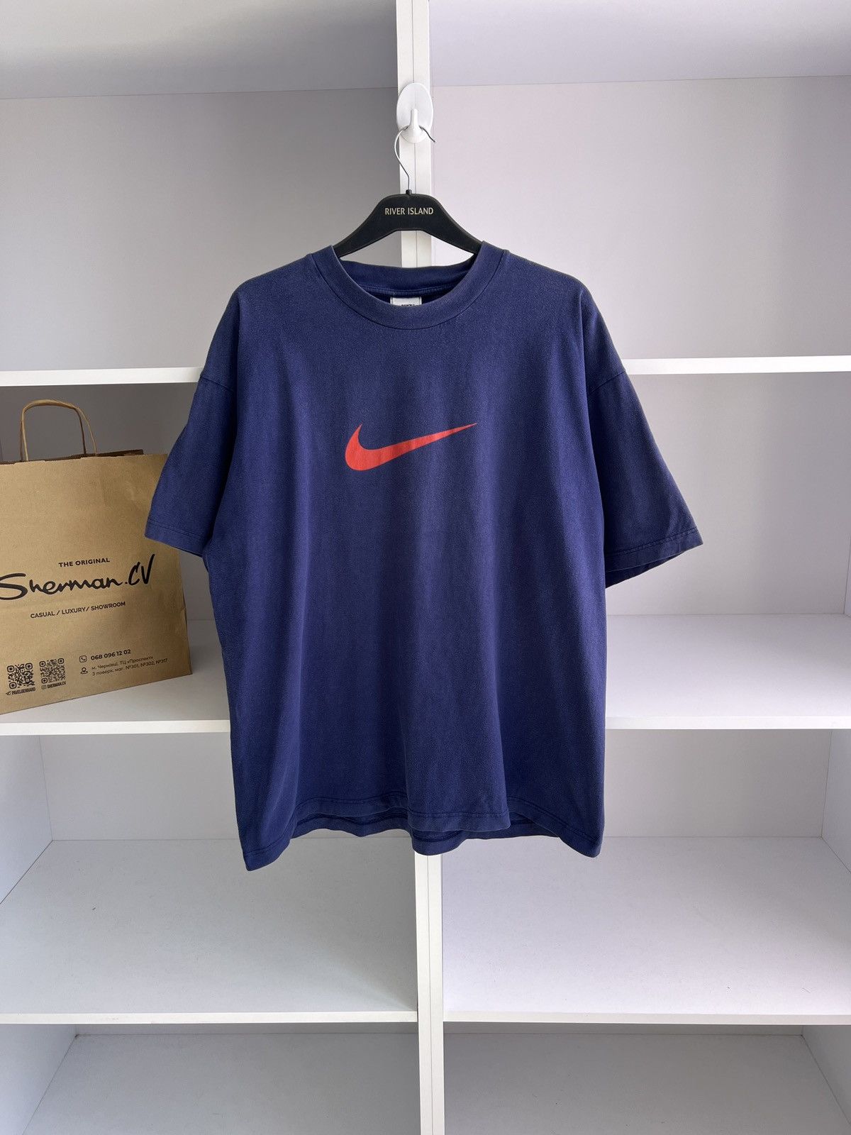 Nike × Vintage Vintage Nike Big Swoosh Logo T-Shirt Size US XL / EU 56 / 4 - 1 Thumbnail
