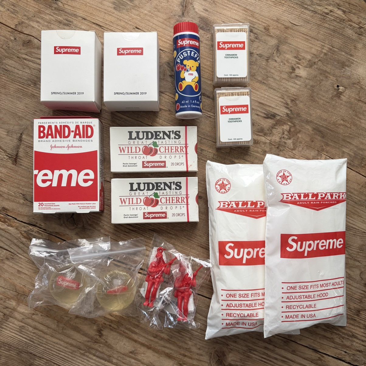 Supreme Supreme Accessories Lot Bouncy Ball Bubbles Parachute Poncho Size ONE SIZE - 7 Thumbnail