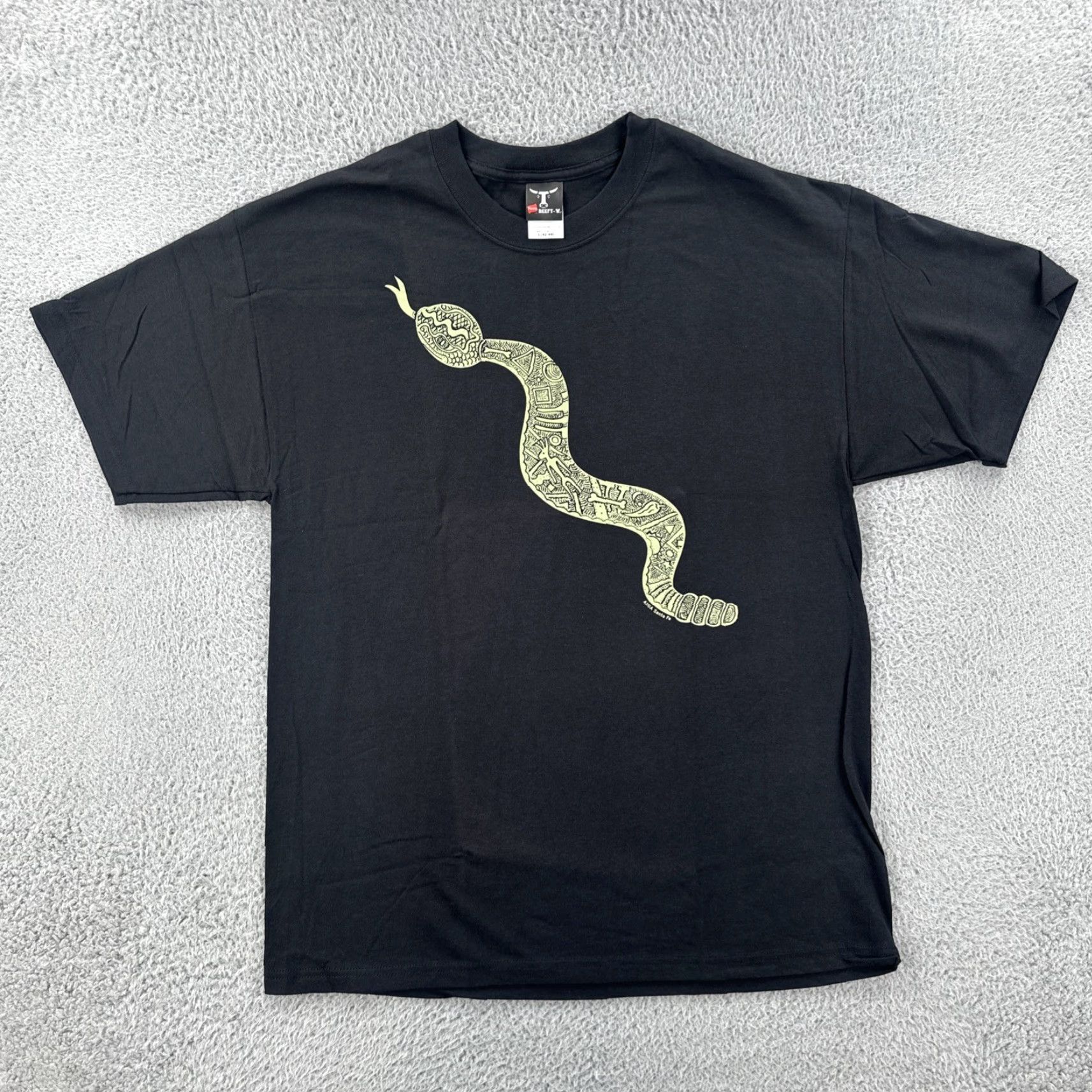 Hanes VINTAGE Hanes Beefy-T Shirt Mens Large Black Graphic Print Rattlesnake Art Short Sleeve Crew Neck All Seasons Boys Mens Size US L / EU 52-54 / 3 - 2 Thumbnail