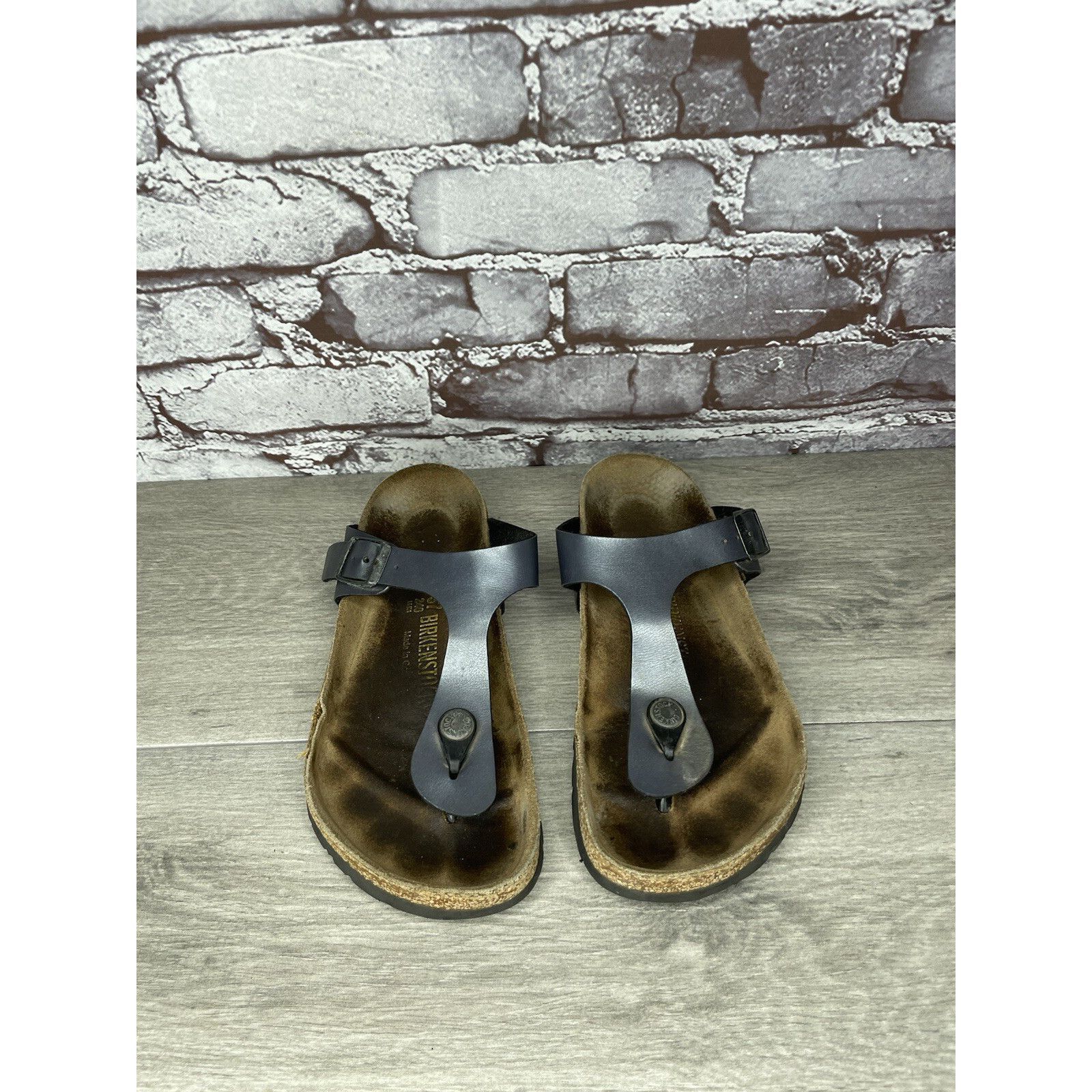 Birkenstock Birkenstock Gizeh Metallic Blue Leather Strap Sandals Women Size US 6 / IT 36 - 2 Thumbnail