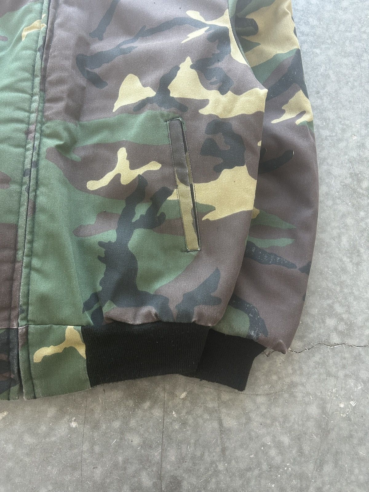 Vintage Vintage 90s Camo Bomber Jacket Size US L / EU 52-54 / 3 - 3 Thumbnail