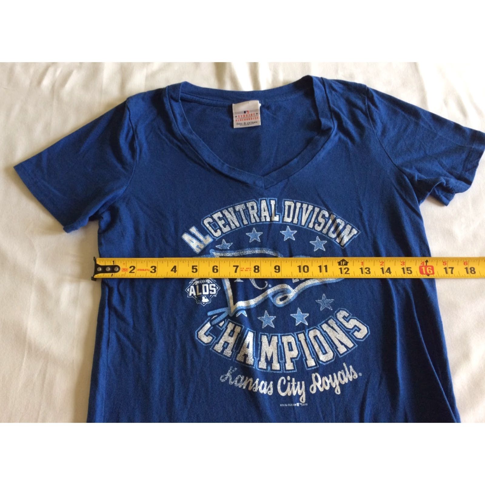 MLB Kansas City Royals KC Women's Distressed V Neck 2015 ALDS Champion T Shirt Sz M Size M / US 6-8 / IT 42-44 - 5 Thumbnail