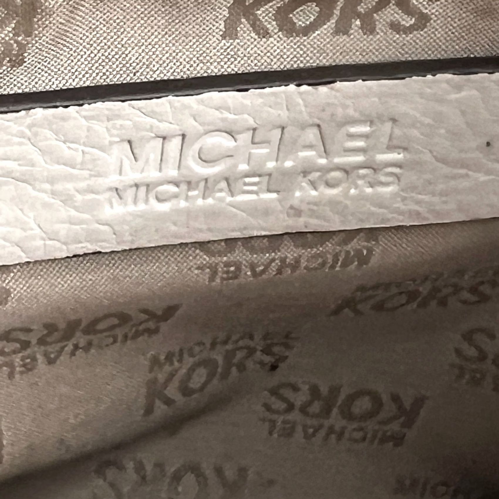 Michael Kors Michael Kors Fulton Crossbody Bag Vanilla Pebbled Leather OD-1409 MK Logo Purse Small Women Crossbody Bag Size ONE SIZE - 5 Thumbnail