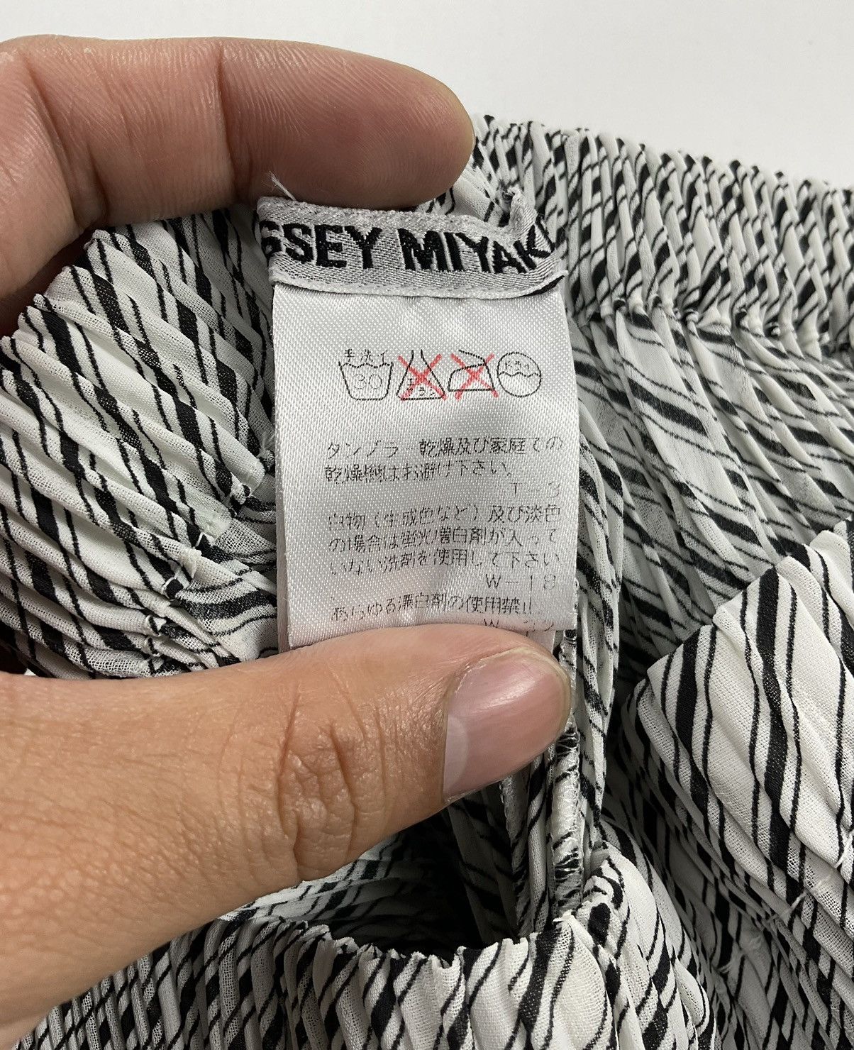Issey Miyake Issey Miyake Pleated Wide Pants Size 30" / US 8 / IT 44 - 10 Thumbnail