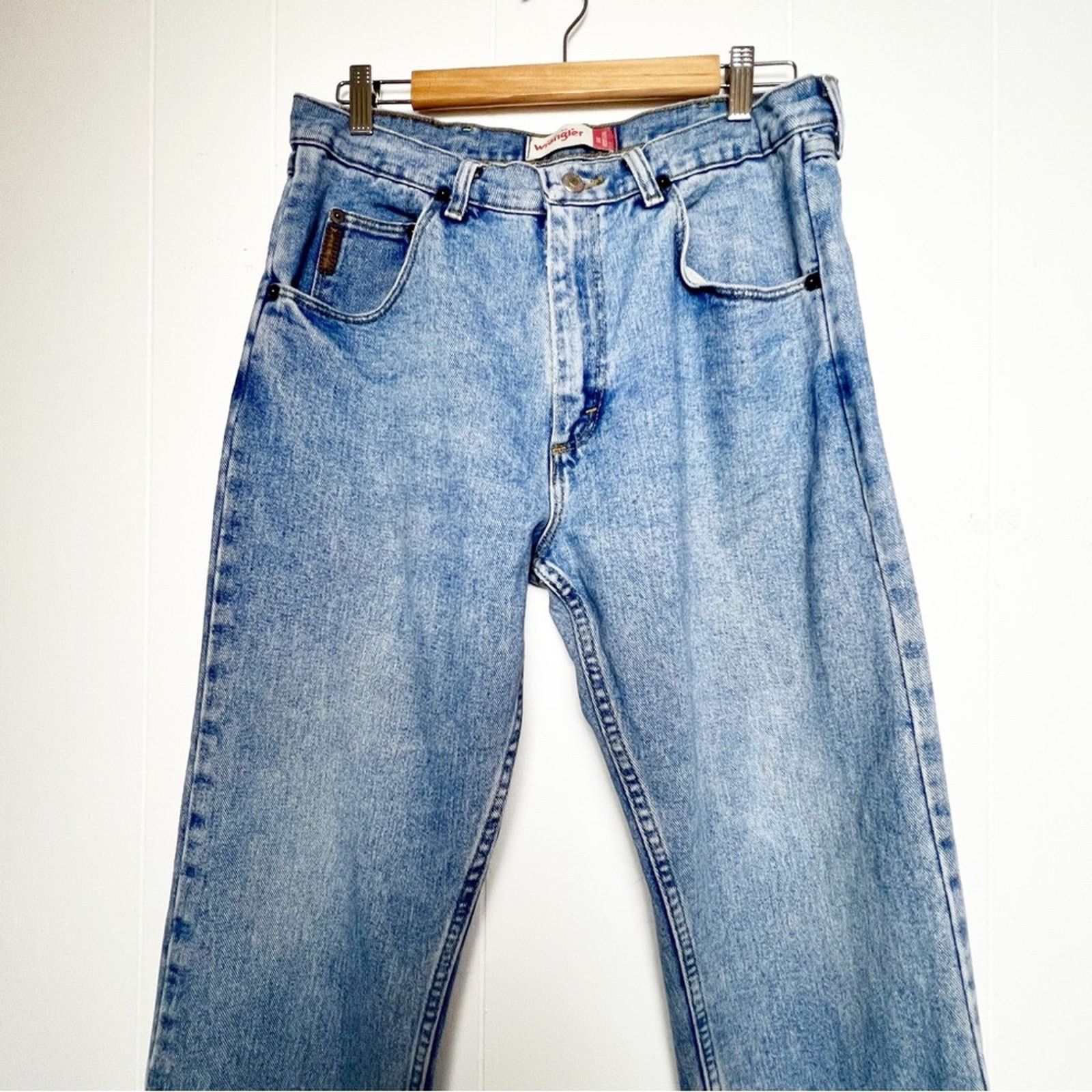 Wrangler Wrangler Distressed Medium Wash Straight Leg 5 Pockets Jeans Size US 34 / EU 50 - 3 Thumbnail