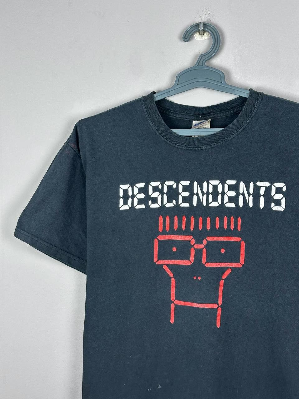 Band Tees VINTAGE Y2K DESCENDENTS MILO FADED TEE (all circle jerks) Size US L / EU 52-54 / 3 - 3 Thumbnail