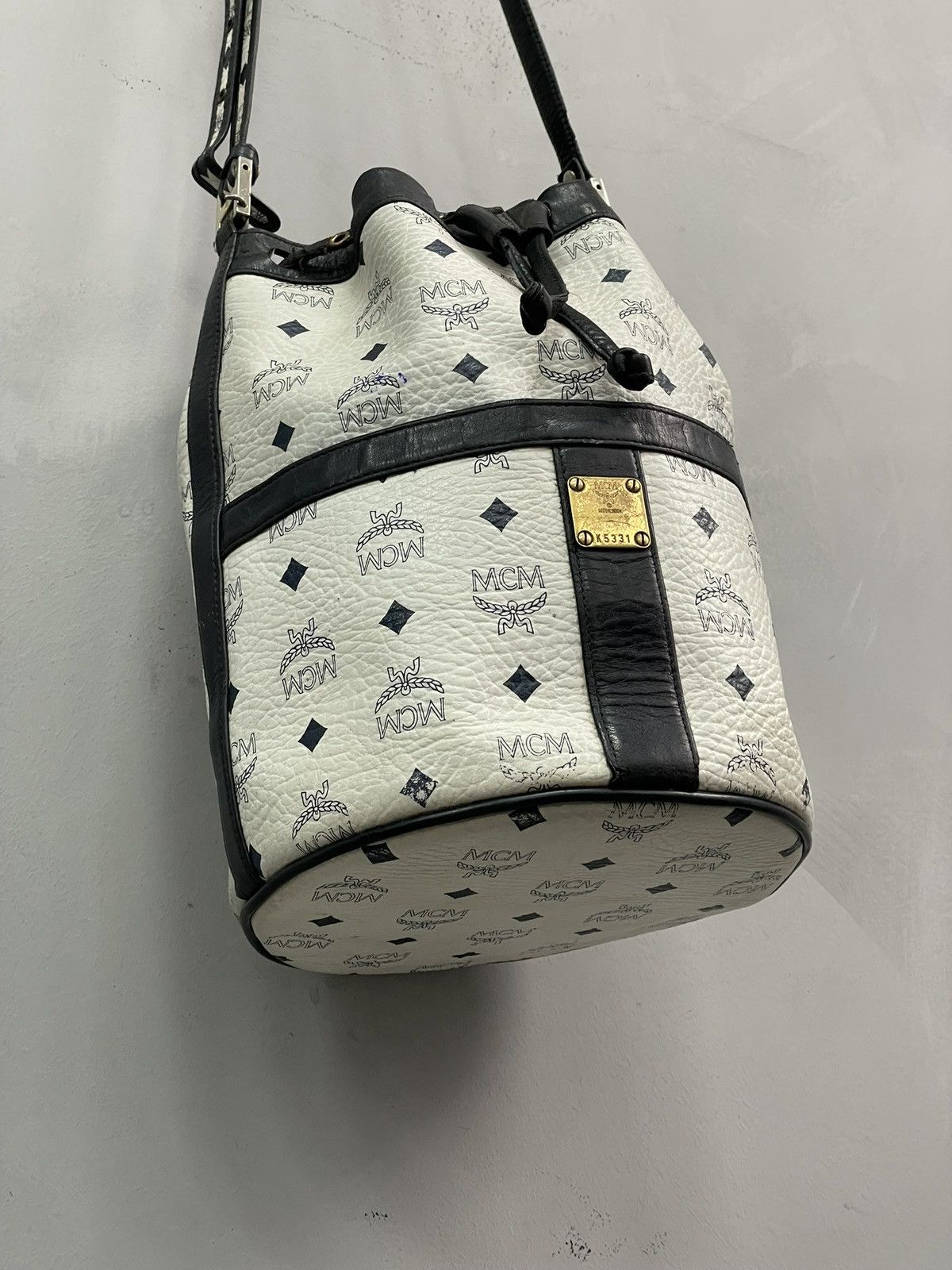 MCM MCM White Logo Print Leather Bucket Shoulder Bag Size ONE SIZE - 6 Thumbnail