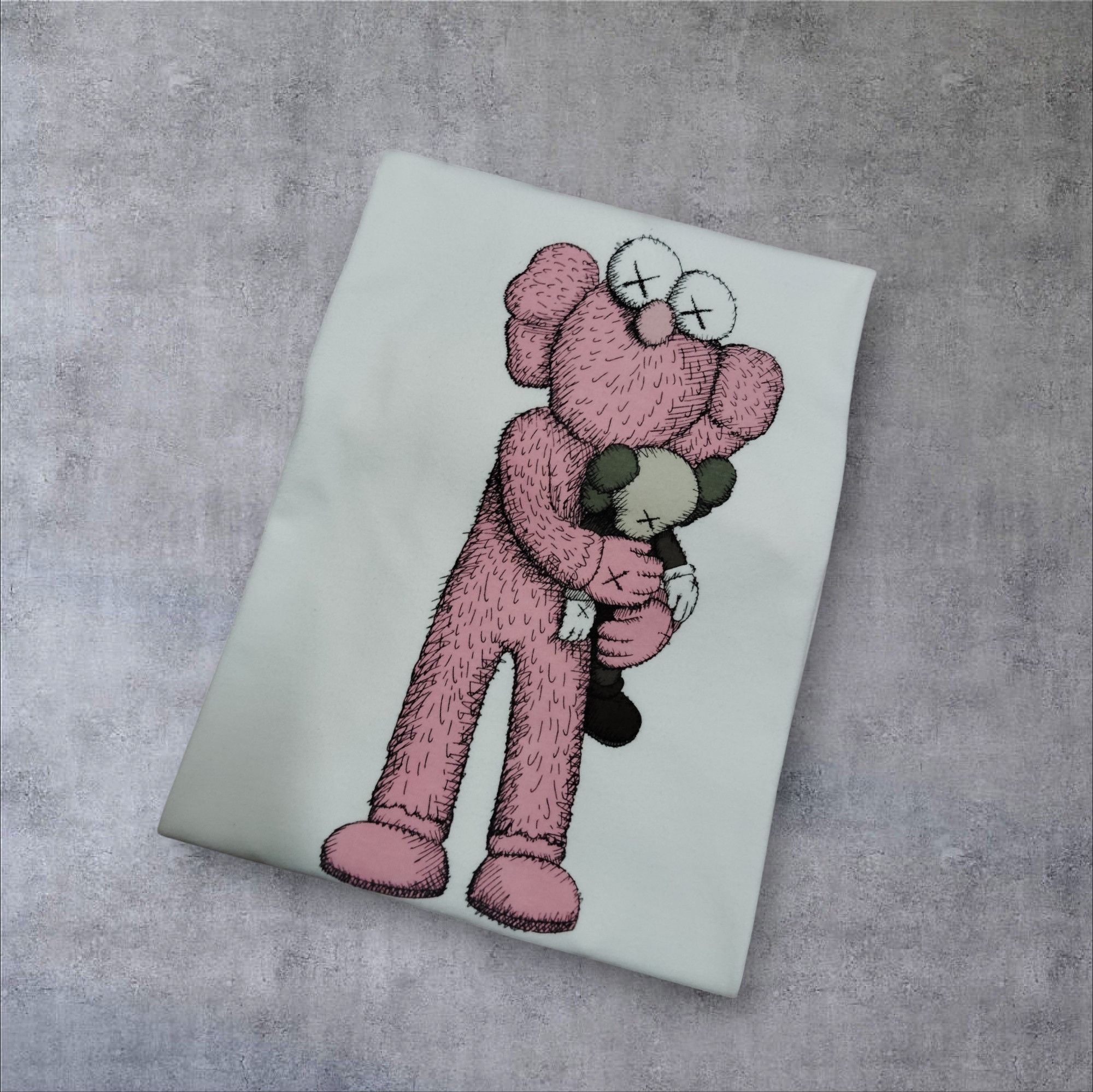 Japanese Brand × Kaws KAWS x UNIQLO PRINTED T-SHIRT Size US L / EU 52-54 / 3 - 1 Thumbnail
