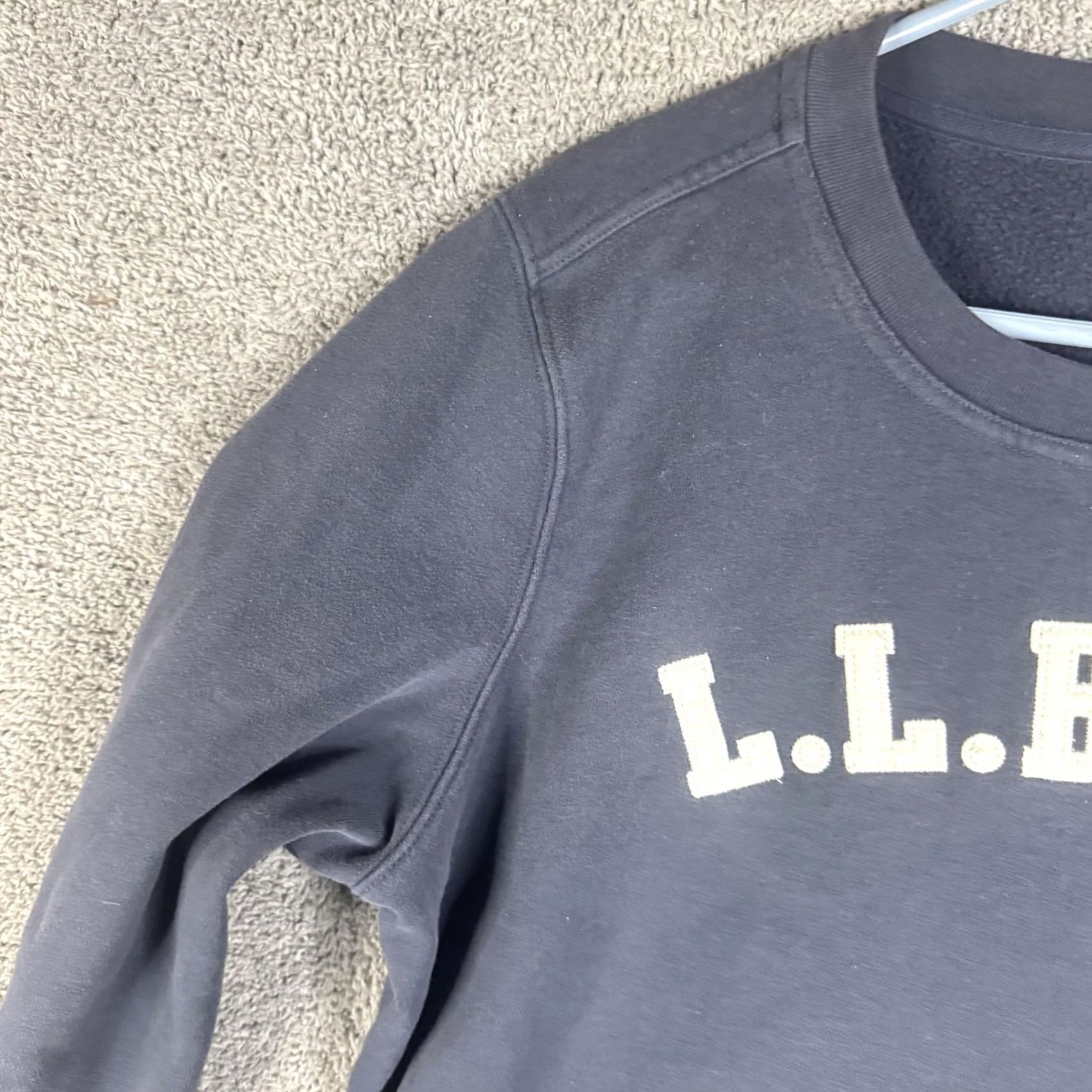 Vintage L.L.Bean Sweatshirt Womens XL Navy Blue Fleece Pullover Logo Crewneck Short Description: None - ignore Size XL / US 12-14 / IT 48-50 - 6 Thumbnail