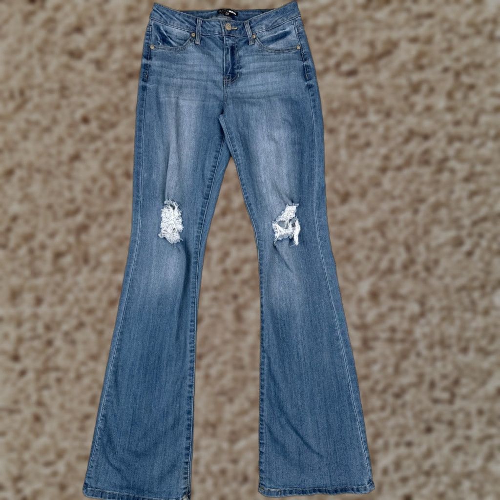Fashion Nova Fashion Nova Jeans Juniors 7 Blue Denim Distressed Flared Cotton Blend 28x33 Size 28" / US 6 / IT 42 - 1 Thumbnail