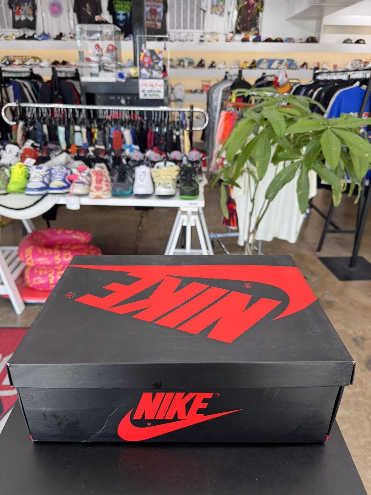 Jordan Brand Air Jordan 1 Spider-Man into the Spider-Verse Size. 11(2023) Size US 11 / EU 44 - 15 Thumbnail