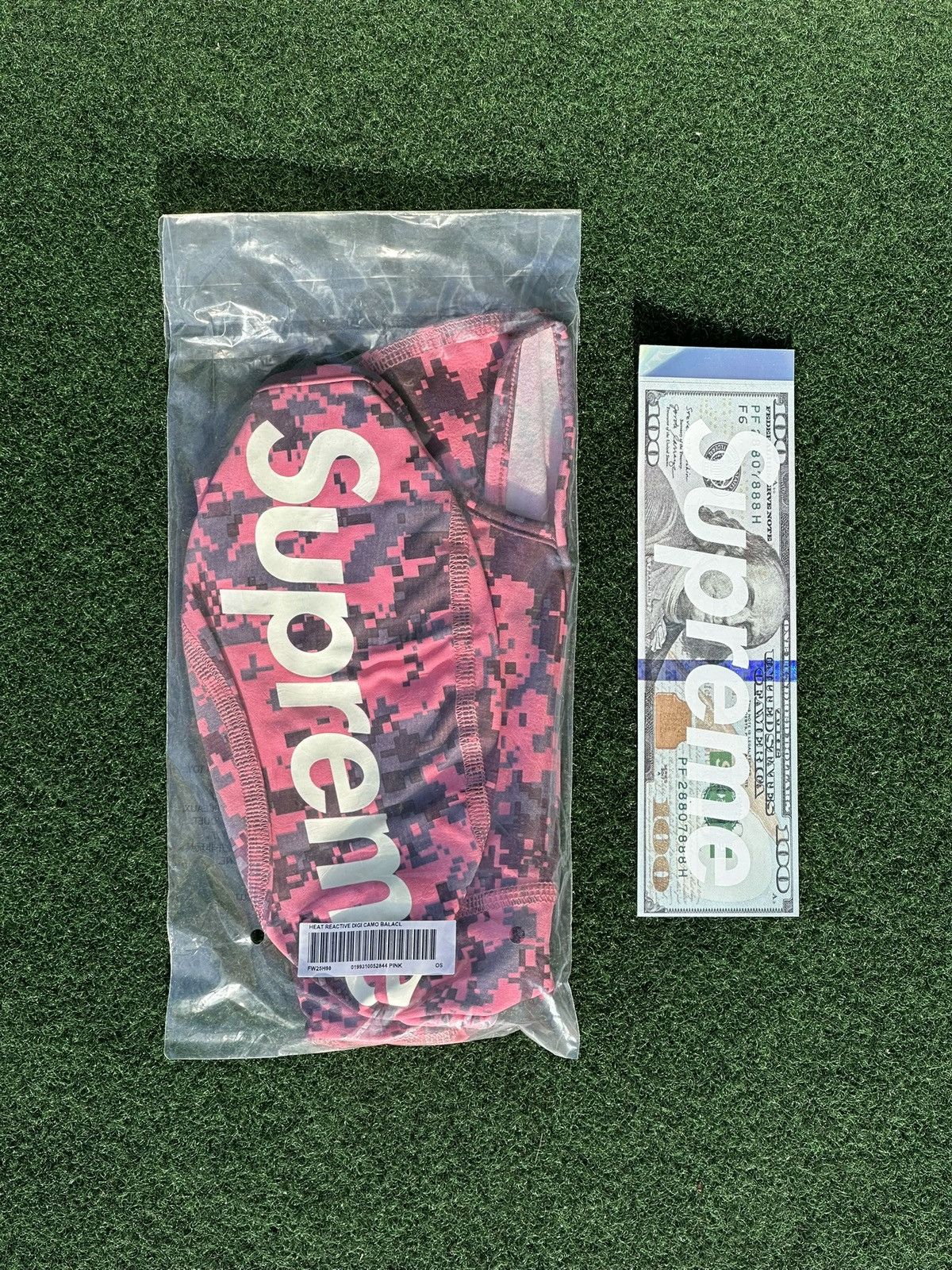 Supreme Supreme Digi Camo Balaclava Heat Reactive Brown Pink Size ONE SIZE - 1 Thumbnail
