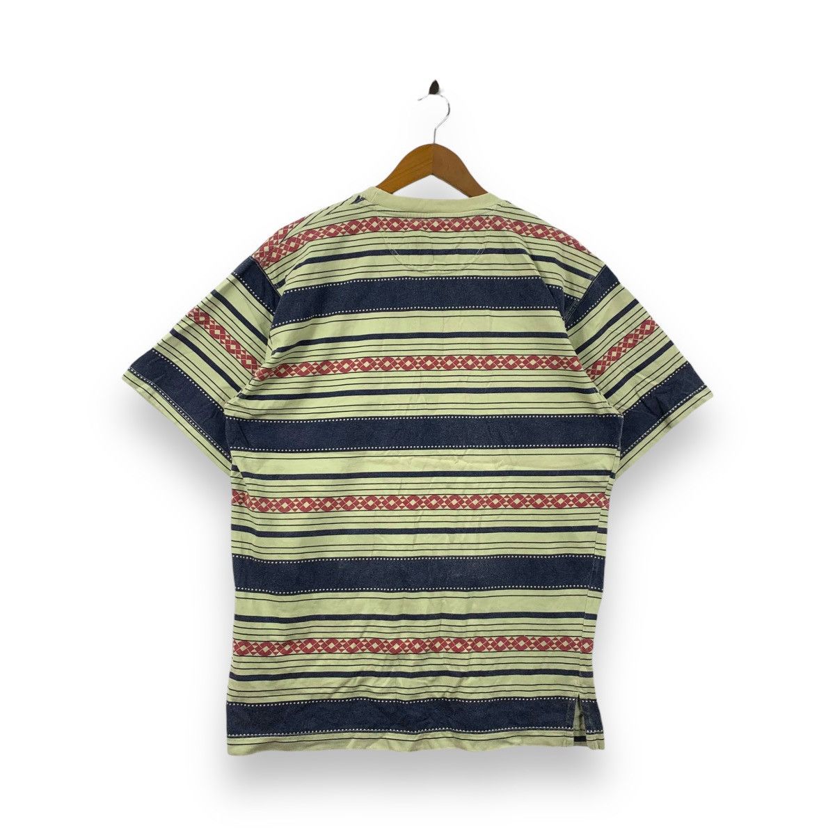 Hugo Boss Vintage HUGO BOSS AZTEC Navajo Made In Italy Tee Shirt Top Size US XL / EU 56 / 4 - 3 Thumbnail