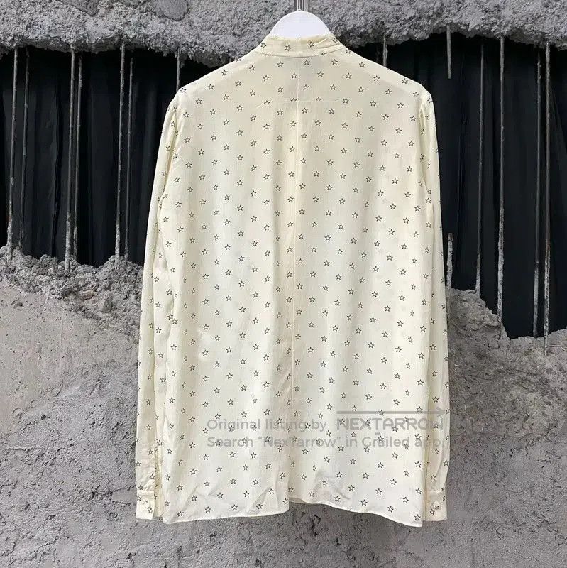 Givenchy Givenchy Beige Star Print Blouse with Bow . Size XXS / US 00 / IT 34 - 2 Thumbnail