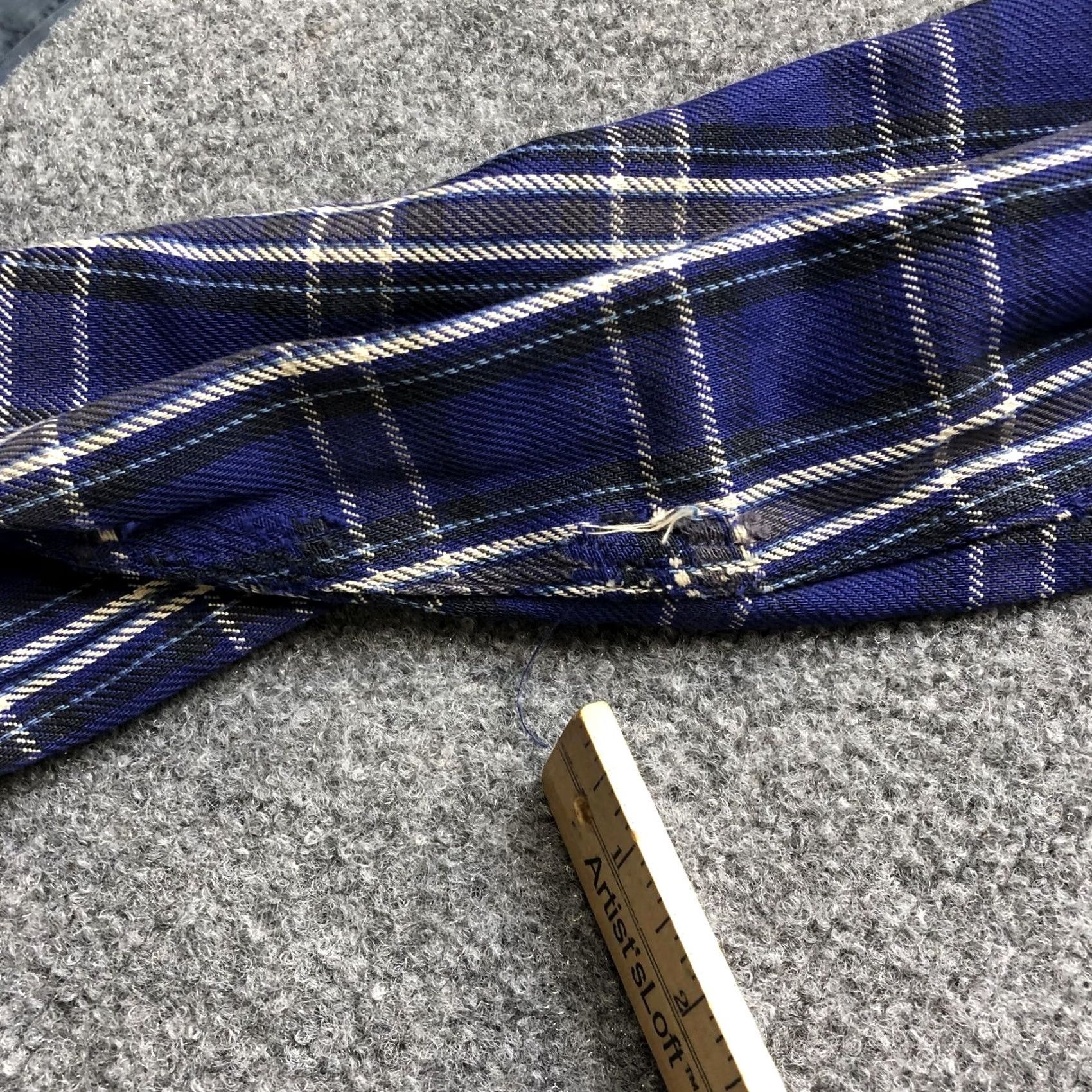 Carhartt Carhartt Shirt Mens Large Blue Plaid Twill Long Sleeve Button Up Workwear Casual Size US L / EU 52-54 / 3 - 6 Thumbnail