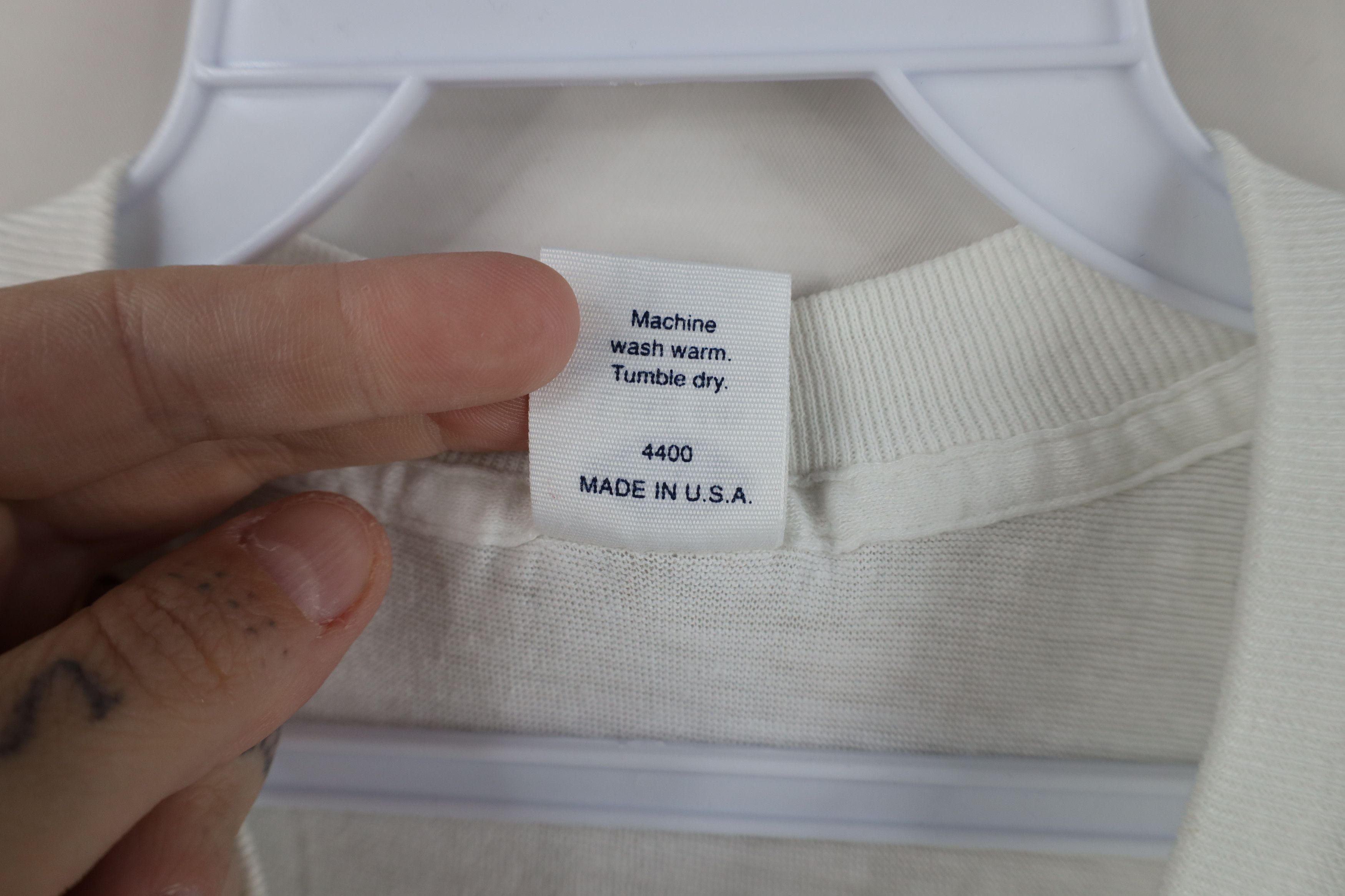 Vintage Vintage 90s Streetwear Blank Super Thin T-Shirt White USA Size US L / EU 52-54 / 3 - 8 Thumbnail
