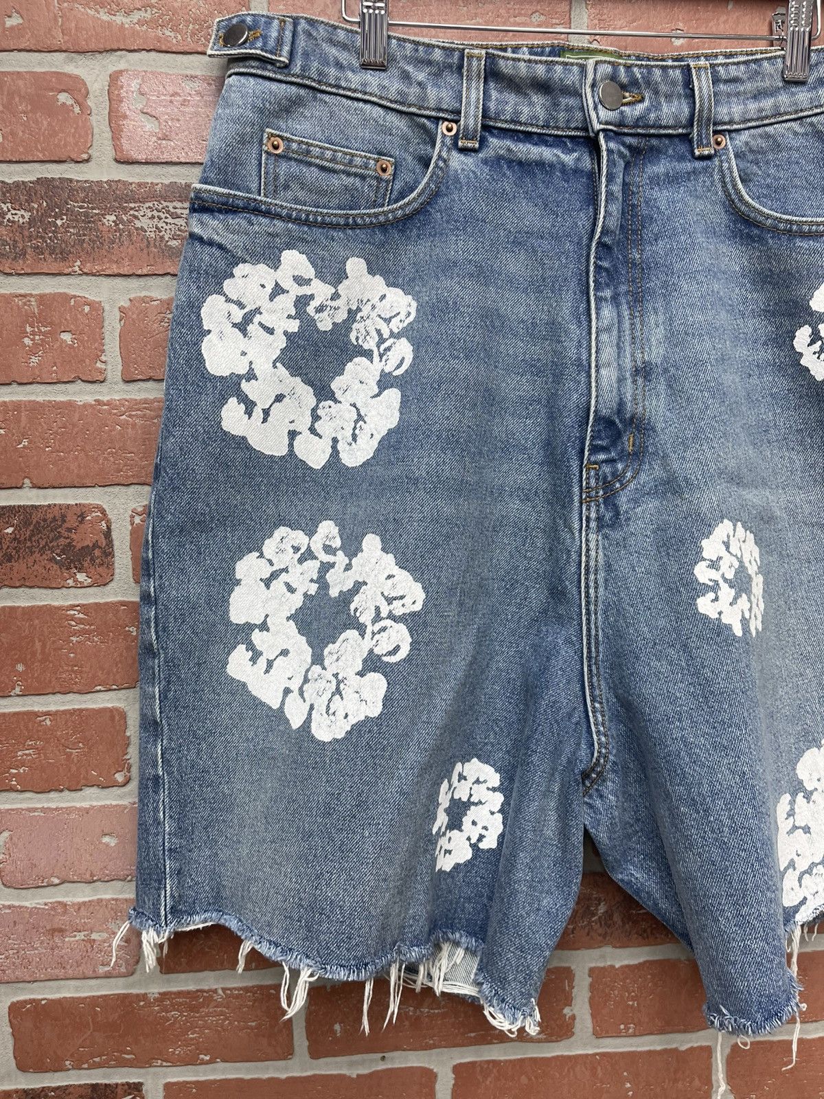 DENIM TEARS Size L - Denim Tear Cotton Wreath Blue Denim Shorts Size US 34 / EU 50 - 2 Thumbnail