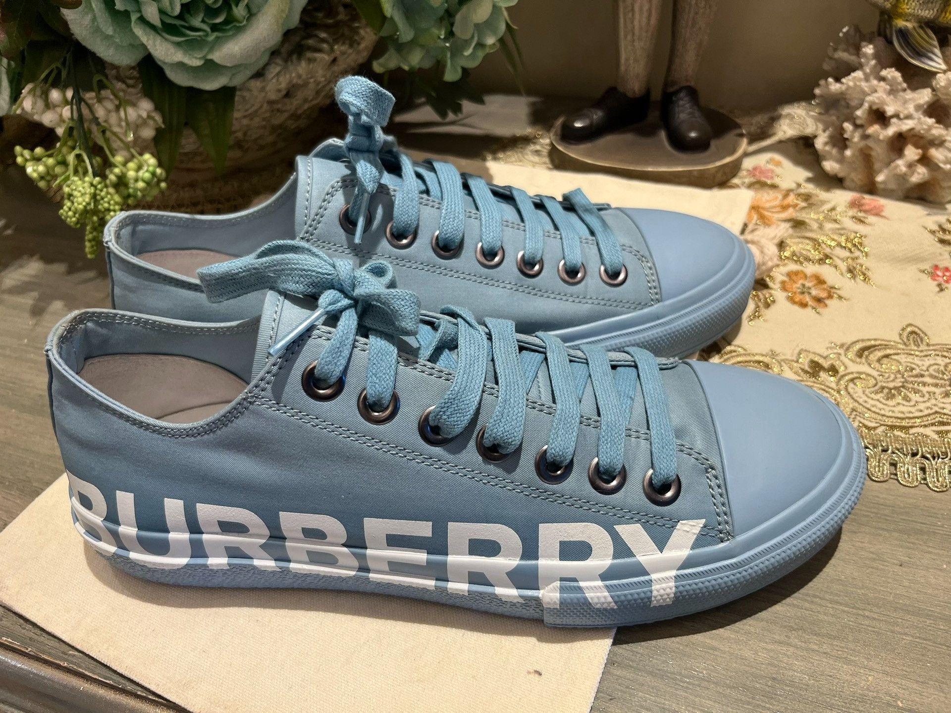 Burberry Burberry Light Blue Low-Top Leather Sneakers Size US 7 / EU 40 - 3 Thumbnail