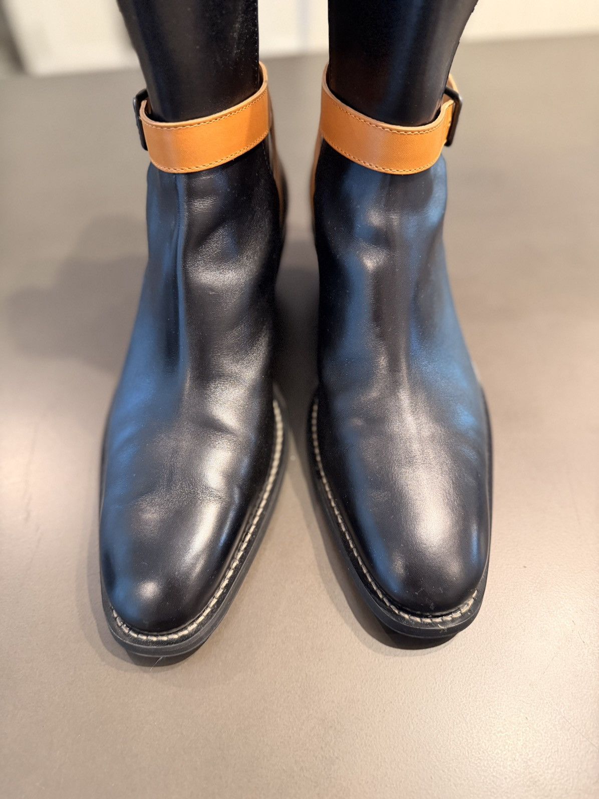 Tod's Tod’s Chelsea Size US 9 / EU 42 - 2 Thumbnail