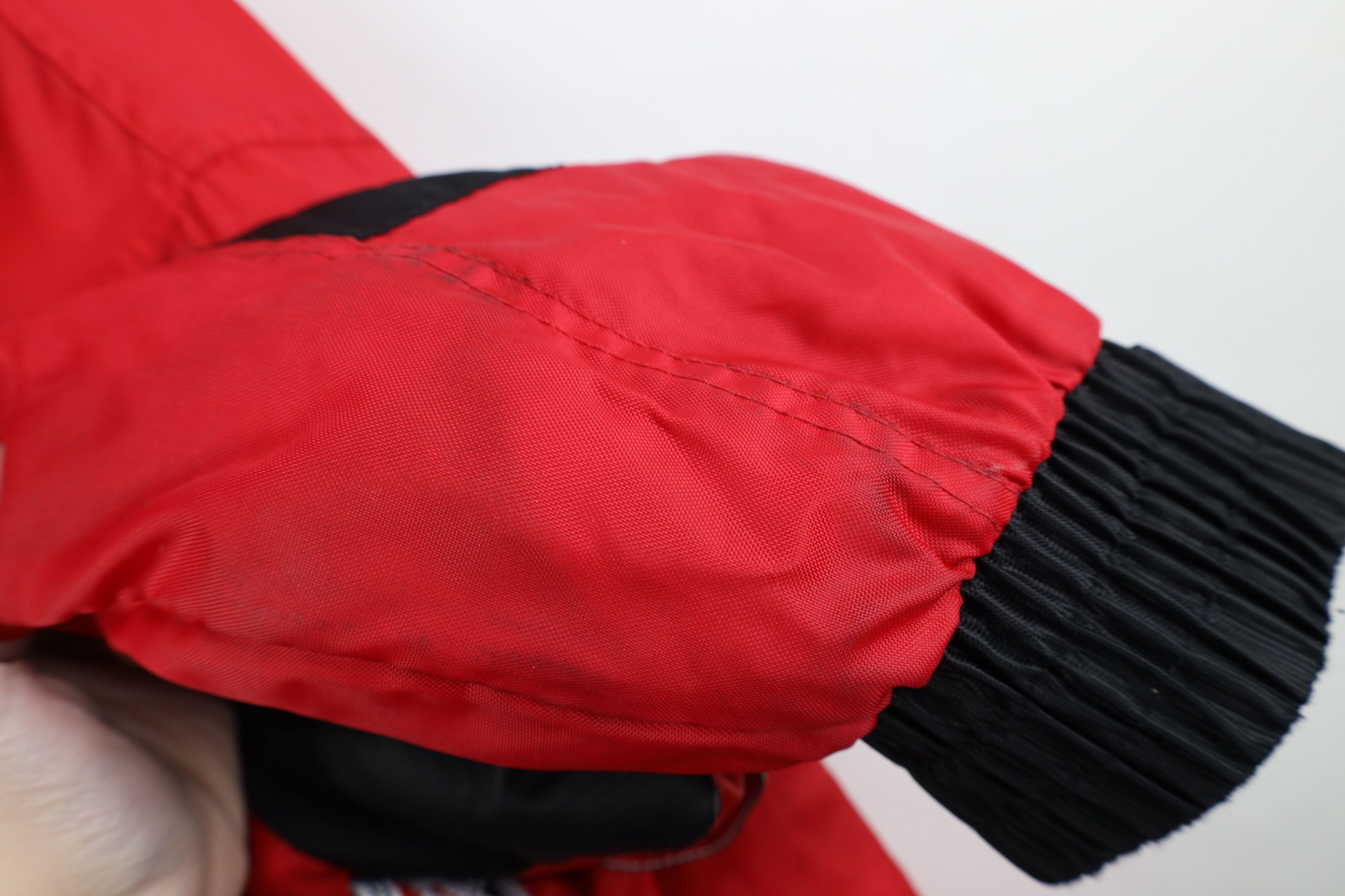Vintage Vintage 90s Detroit Red Wings Hockey Quilted Puffer Jacket Size US XL / EU 56 / 4 - 8 Thumbnail