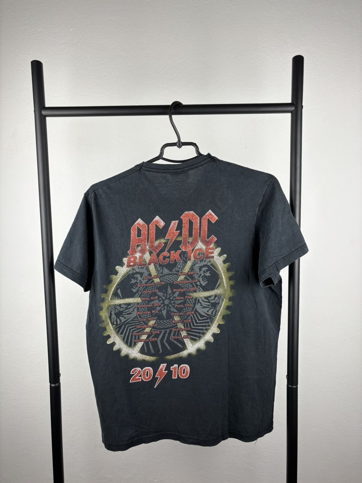 Band Tees AC/DC Black Ice 2010 Tour t shirt size M Size US M / EU 48-50 / 2 - 4 Thumbnail